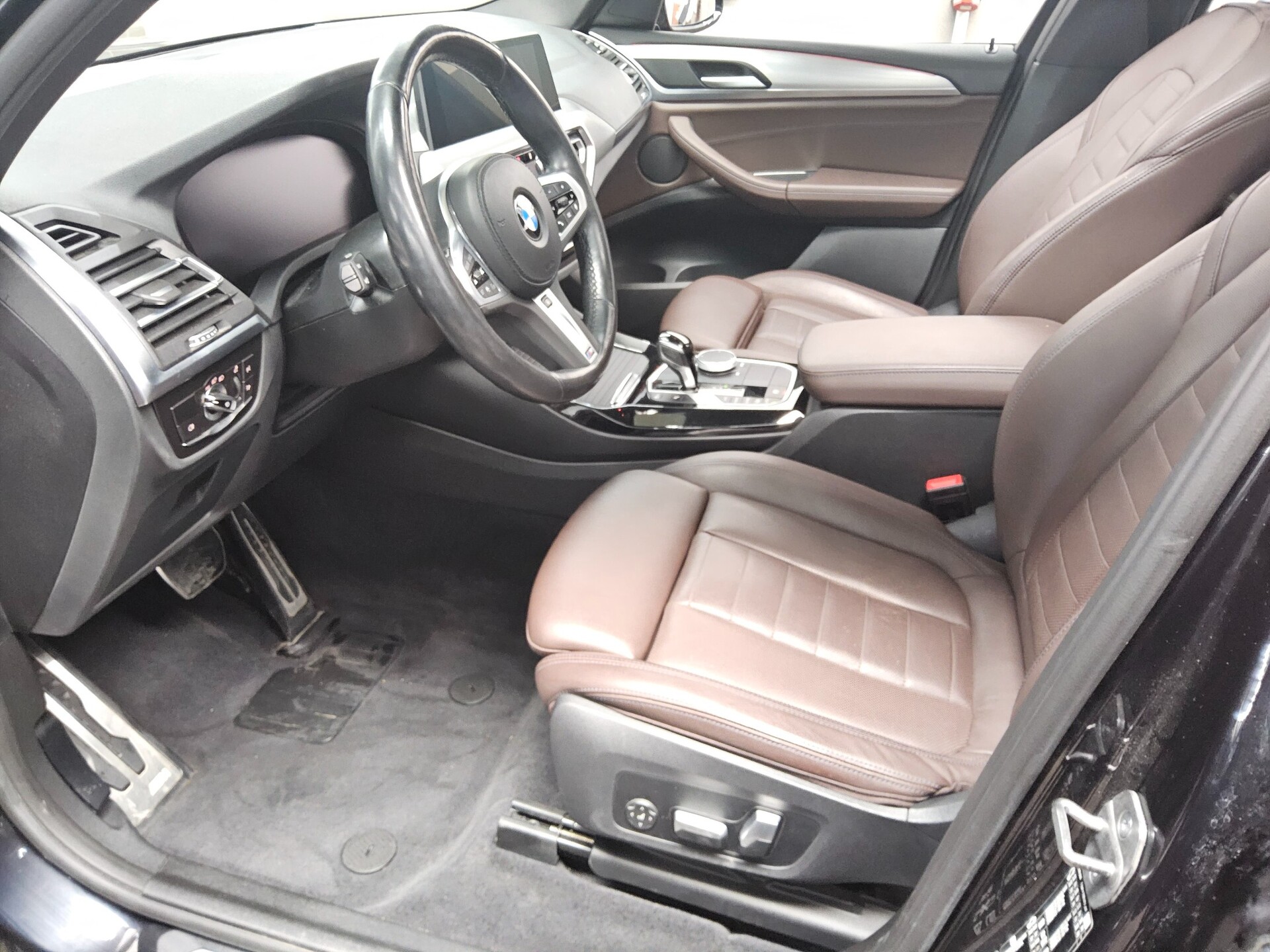 BMW X3 xDrive30d M-Sport Leder Navi LED Pano HuD AHK 9