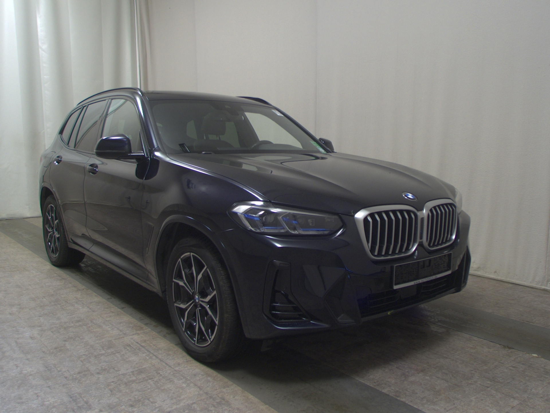 BMW X3 xDrive30d M-Sport Leder Navi LED Pano HuD AHK 3
