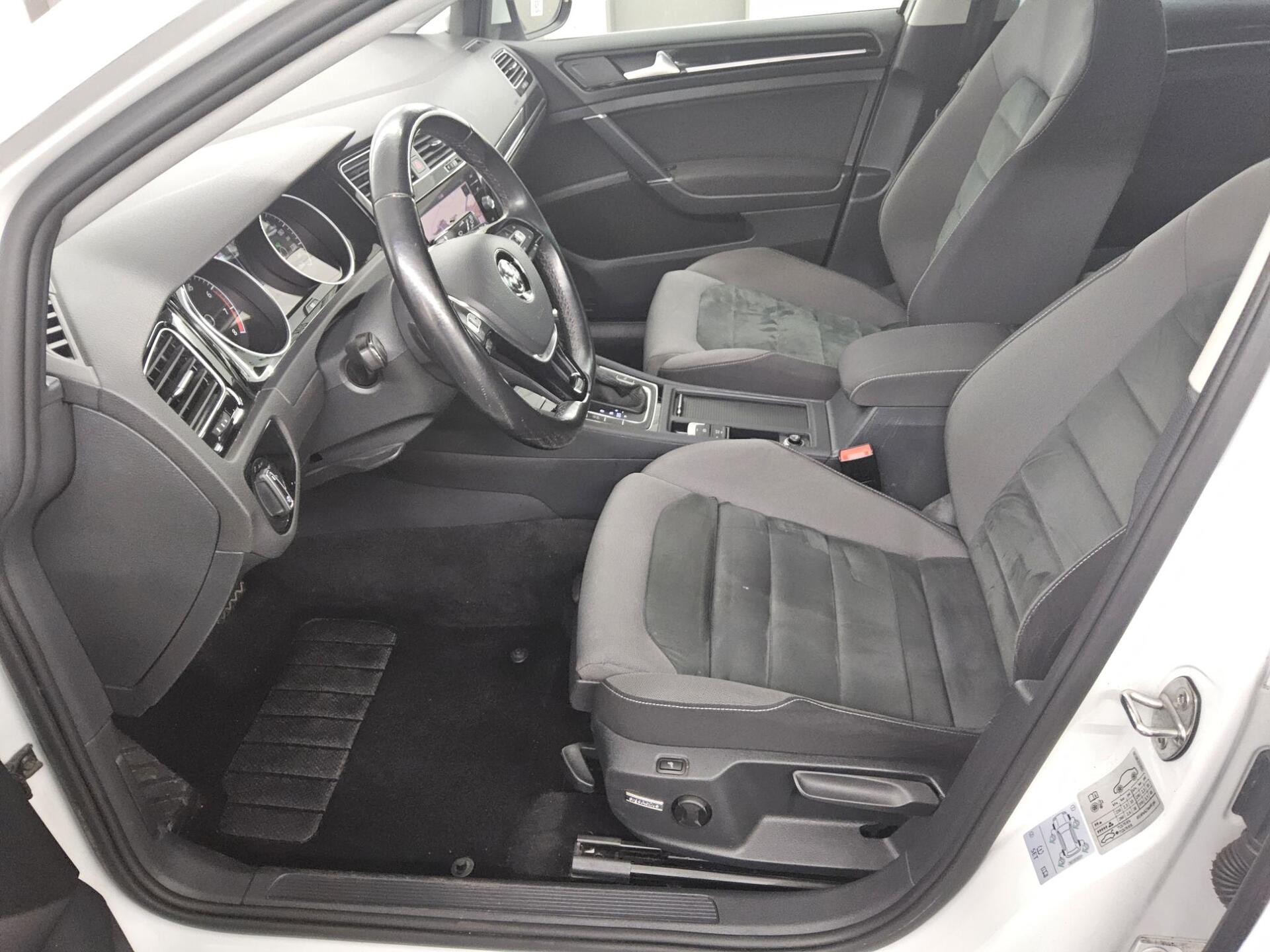 Volkswagen Golf-7 Var. 1.5 TSI Highline Navi LED ACC PDC 8