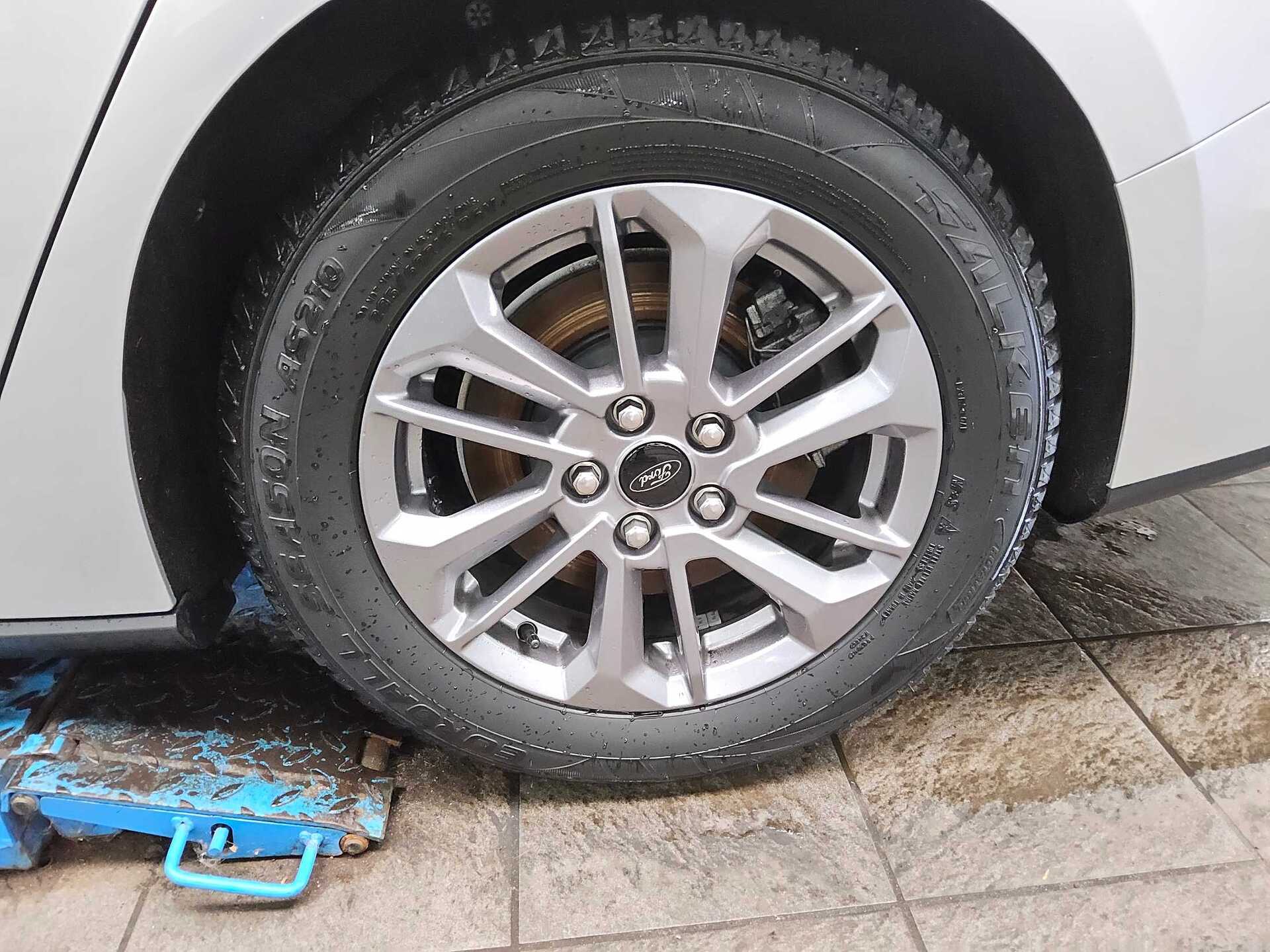 Ford Focus Turnier 1.5 EB Titanium X Navi DC LED RFK 11
