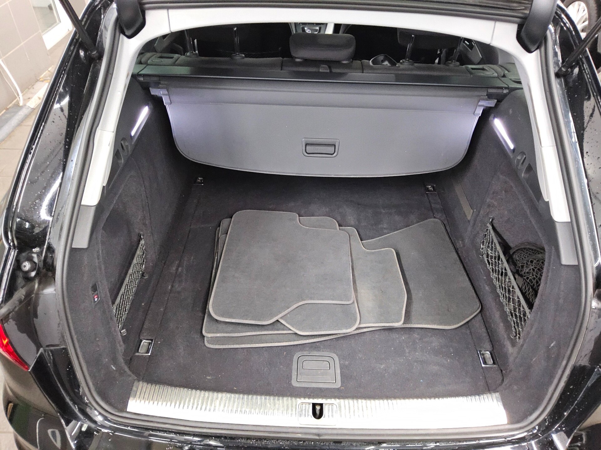 Audi A4 Avant 40 TDI advanced Navi LED Pano AHK RfK 12