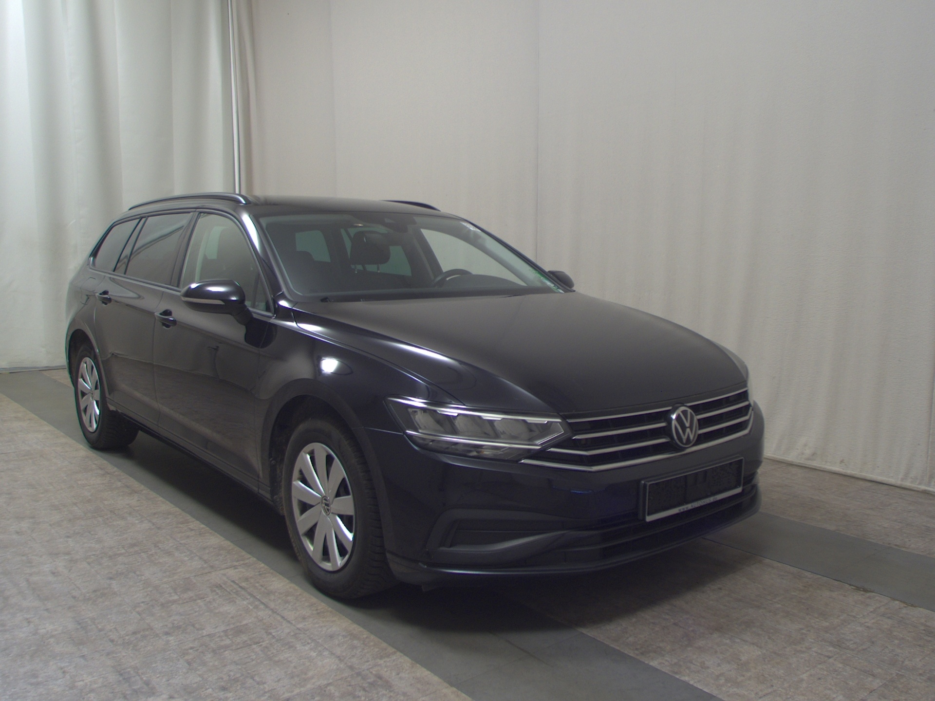Volkswagen Passat Var. 2.0 TDI Navi LED ACC AHK PDC BT 3