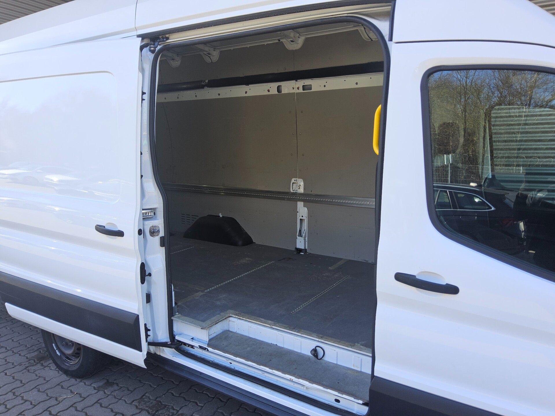 Ford Transit FT 350 2.0 TDCi Trend AHK PDC RfK Klima 12