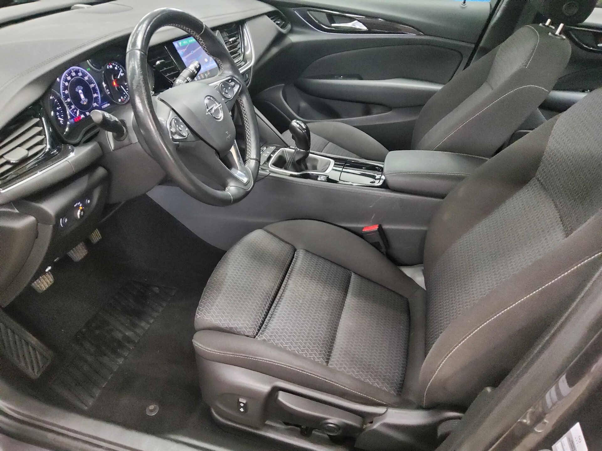 Opel Insignia ST 2.0 D Elegance Navi LED DAB AHK 8