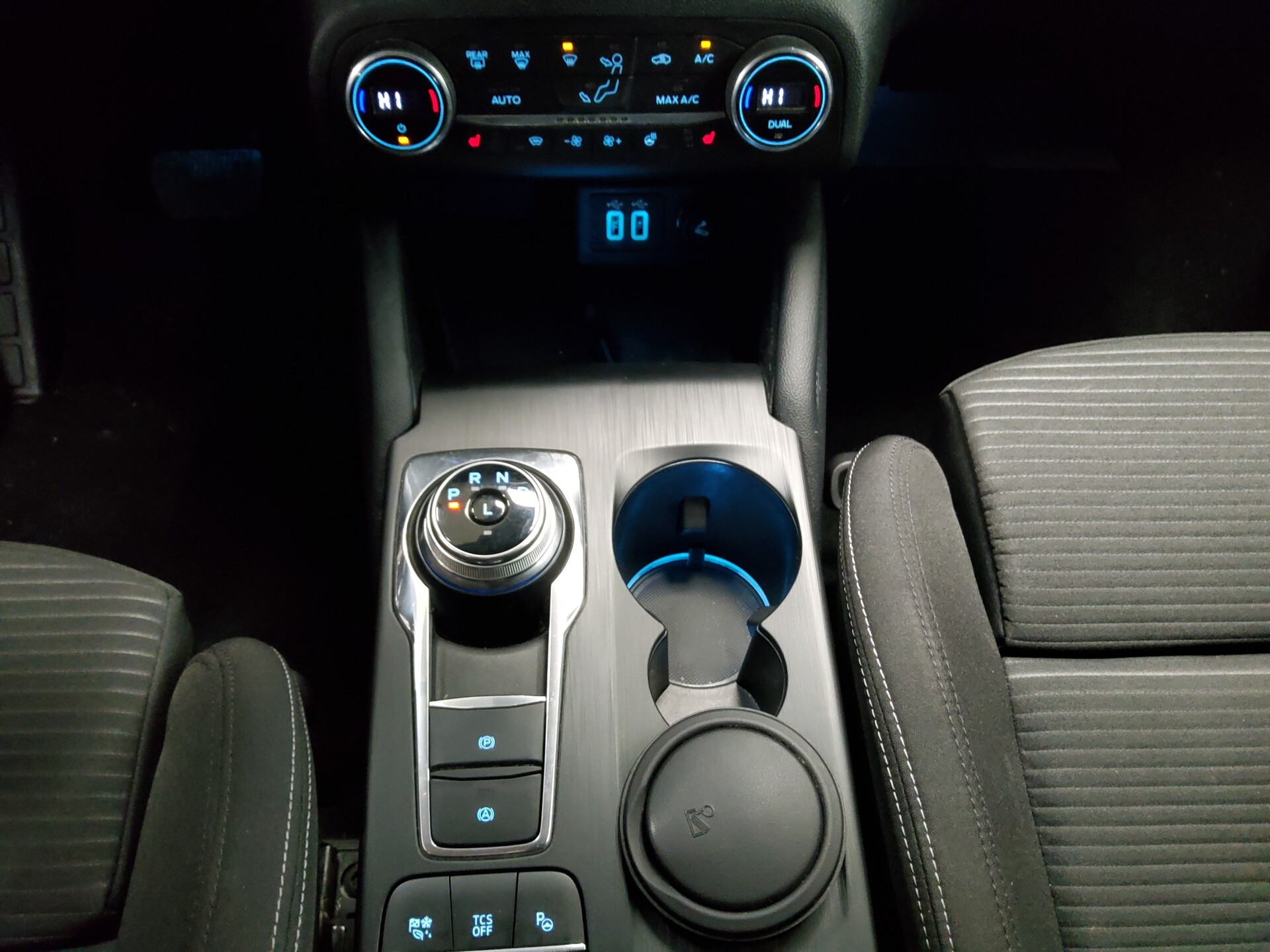 Ford Focus Turnier 2.0 EB Titanium Navi LED B&O AHK 7