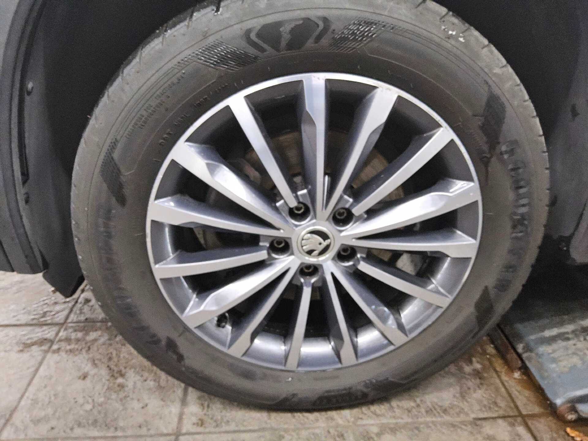 Skoda Kodiaq 2.0 TDI Ambition Navi LED vc ACC Pano AHK 11