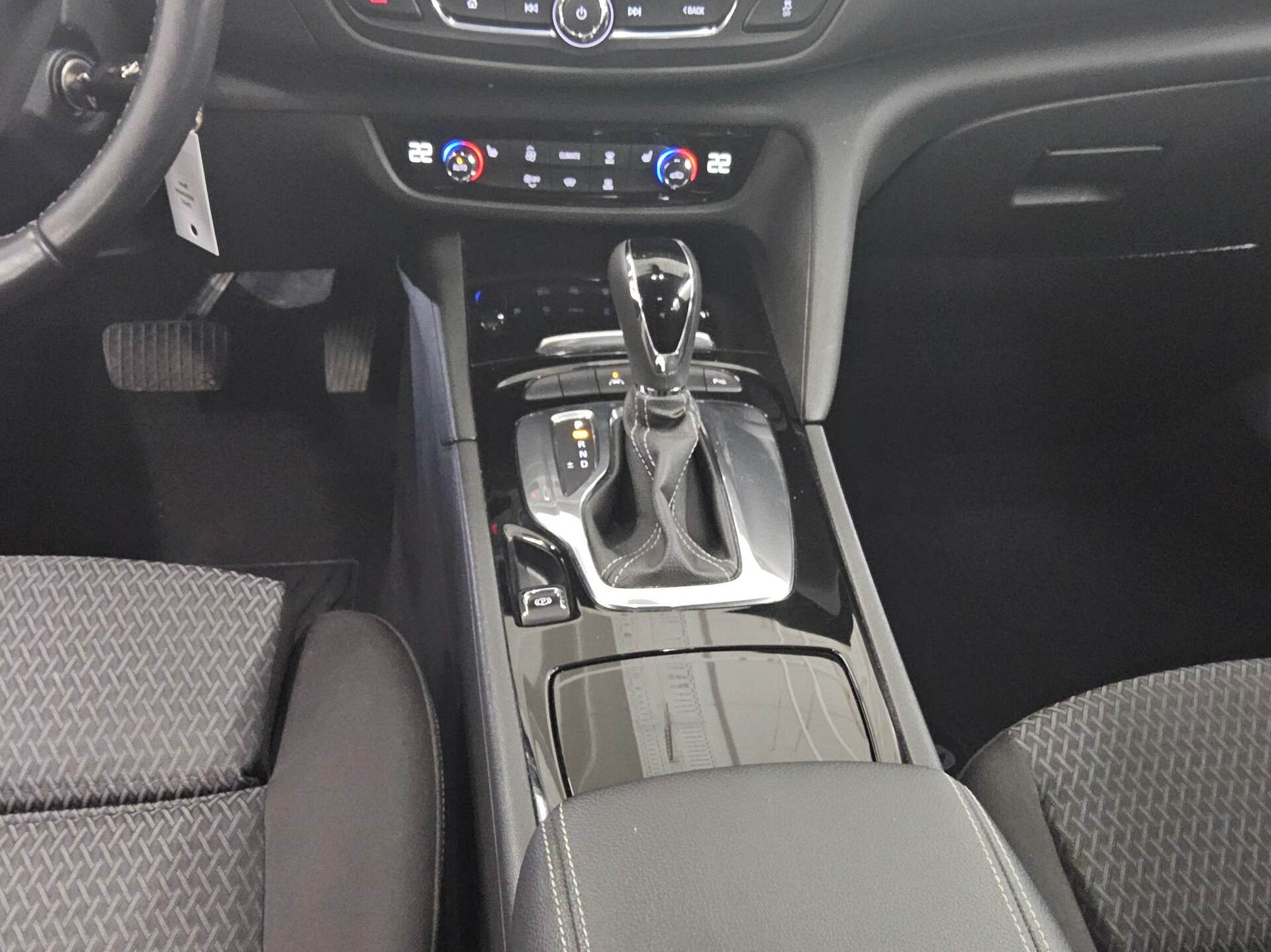 Opel Insignia 2.0 CDTI Business Ed. Navi LED Shz PDC 6