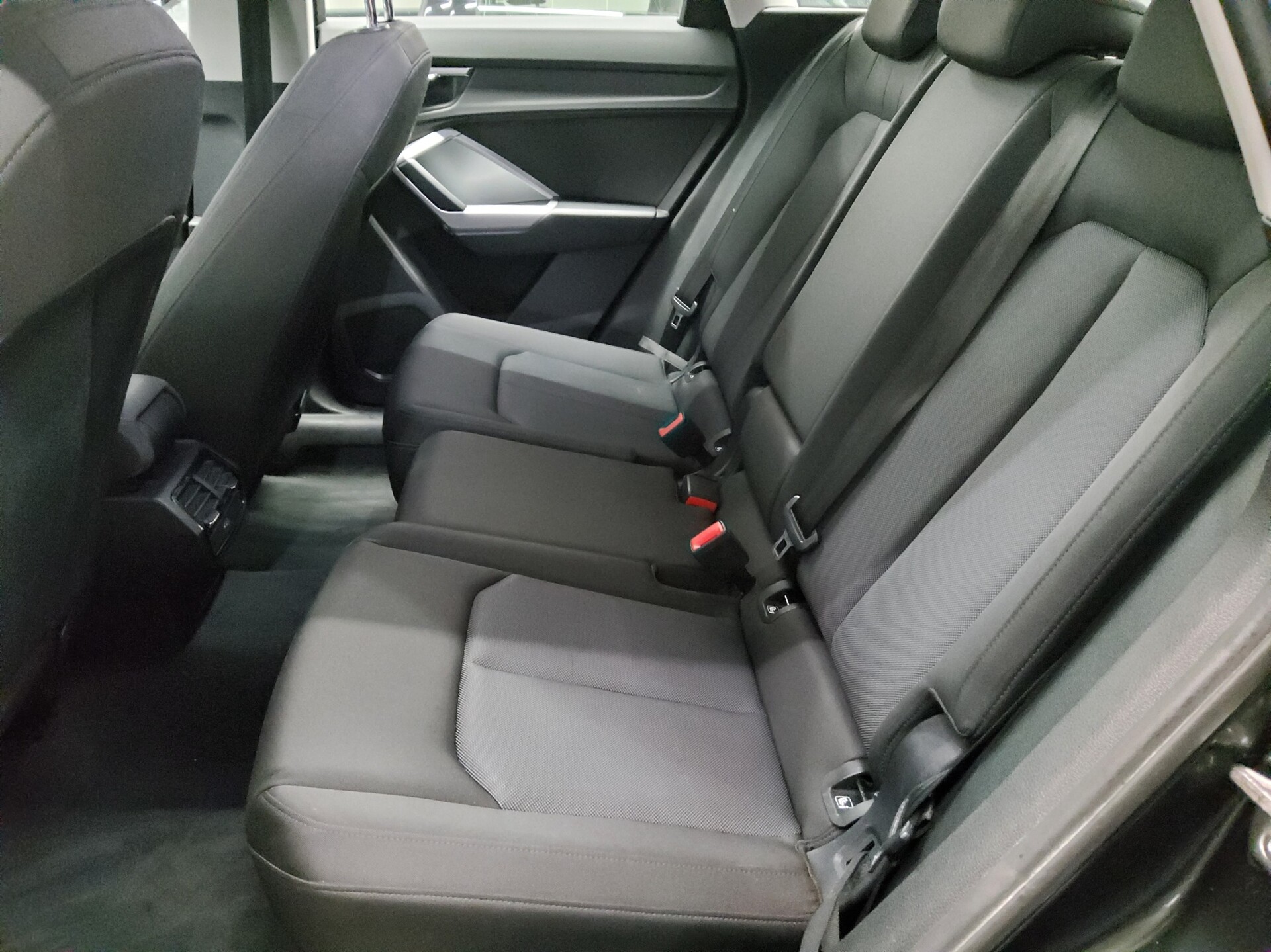 Audi Q3 35 TFSI Navi vc LED ACC PDC SHZ 12