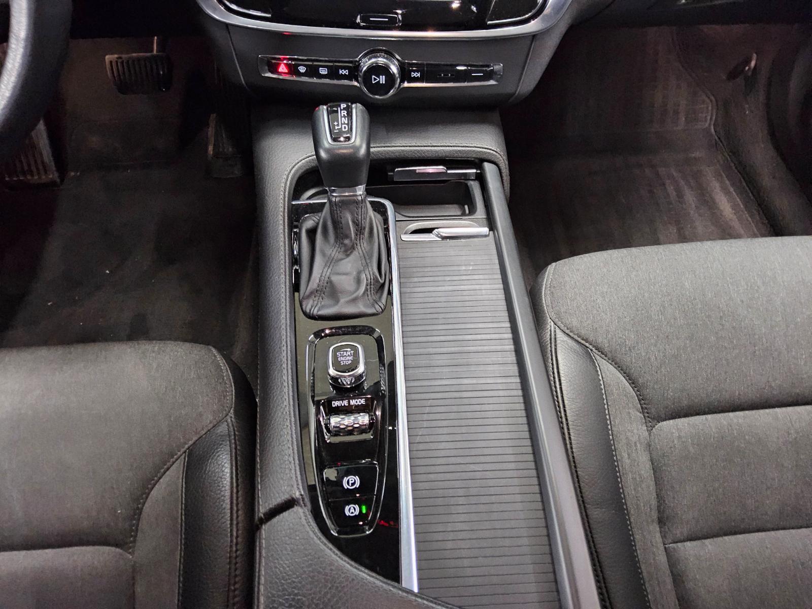 Volvo V90 D4 Momentum T-Leder AHK Navi LED 6