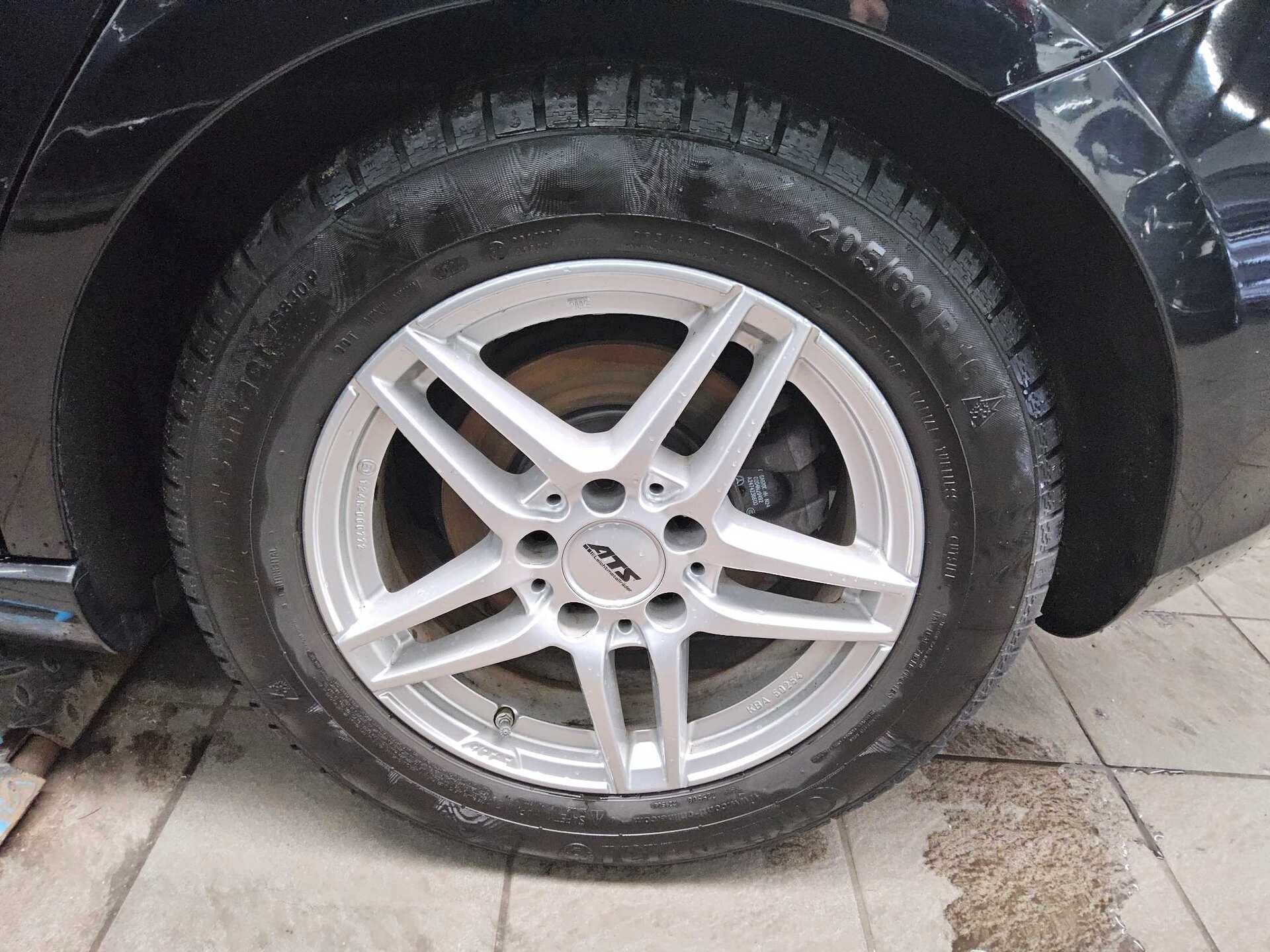 Mercedes-Benz A 200 d Progressive T-Leder Navi LED MBUX RfK 11