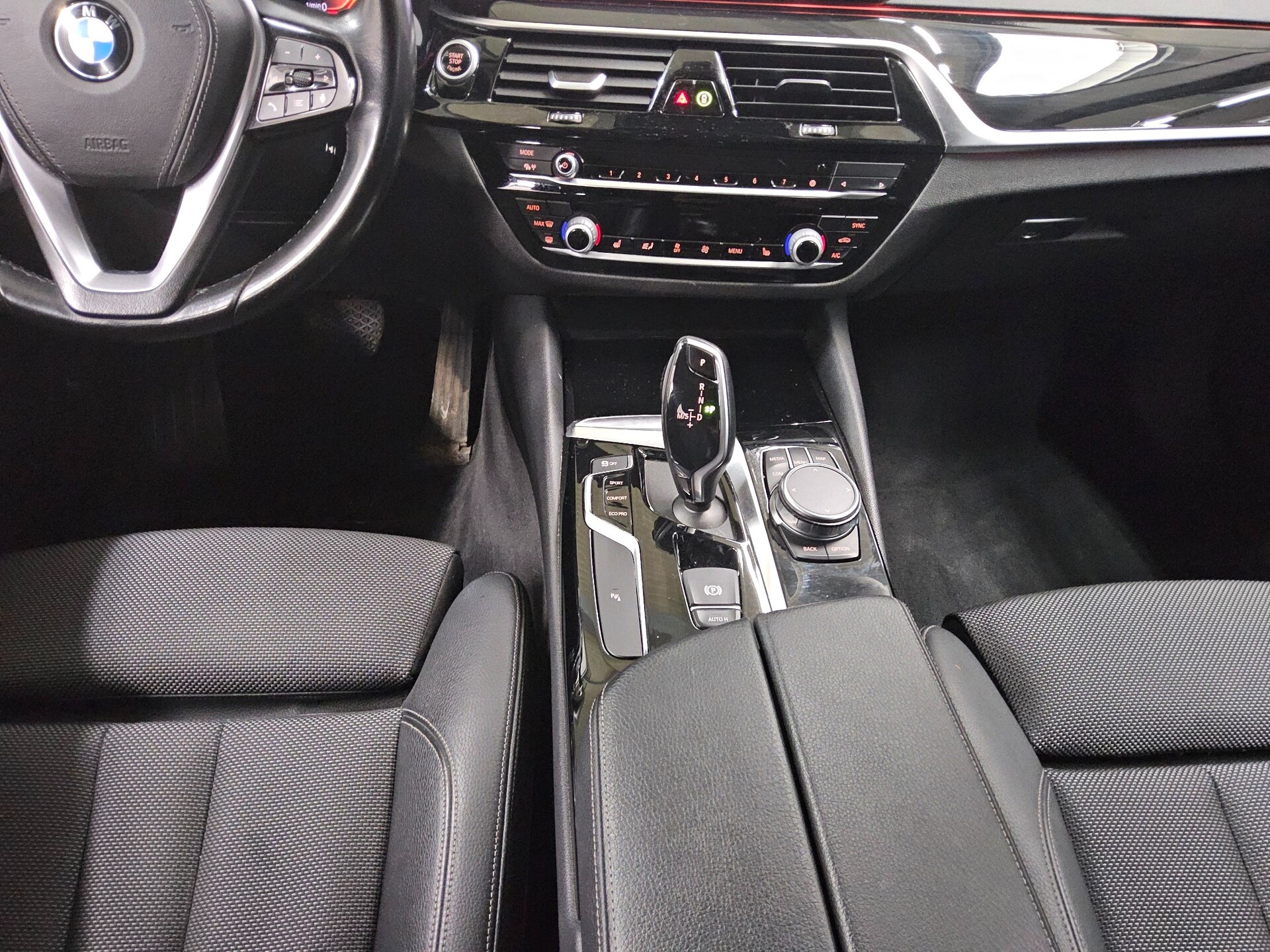 BMW 520dA Touring Sport-Line T-Leder Navi LED LC Pro 6