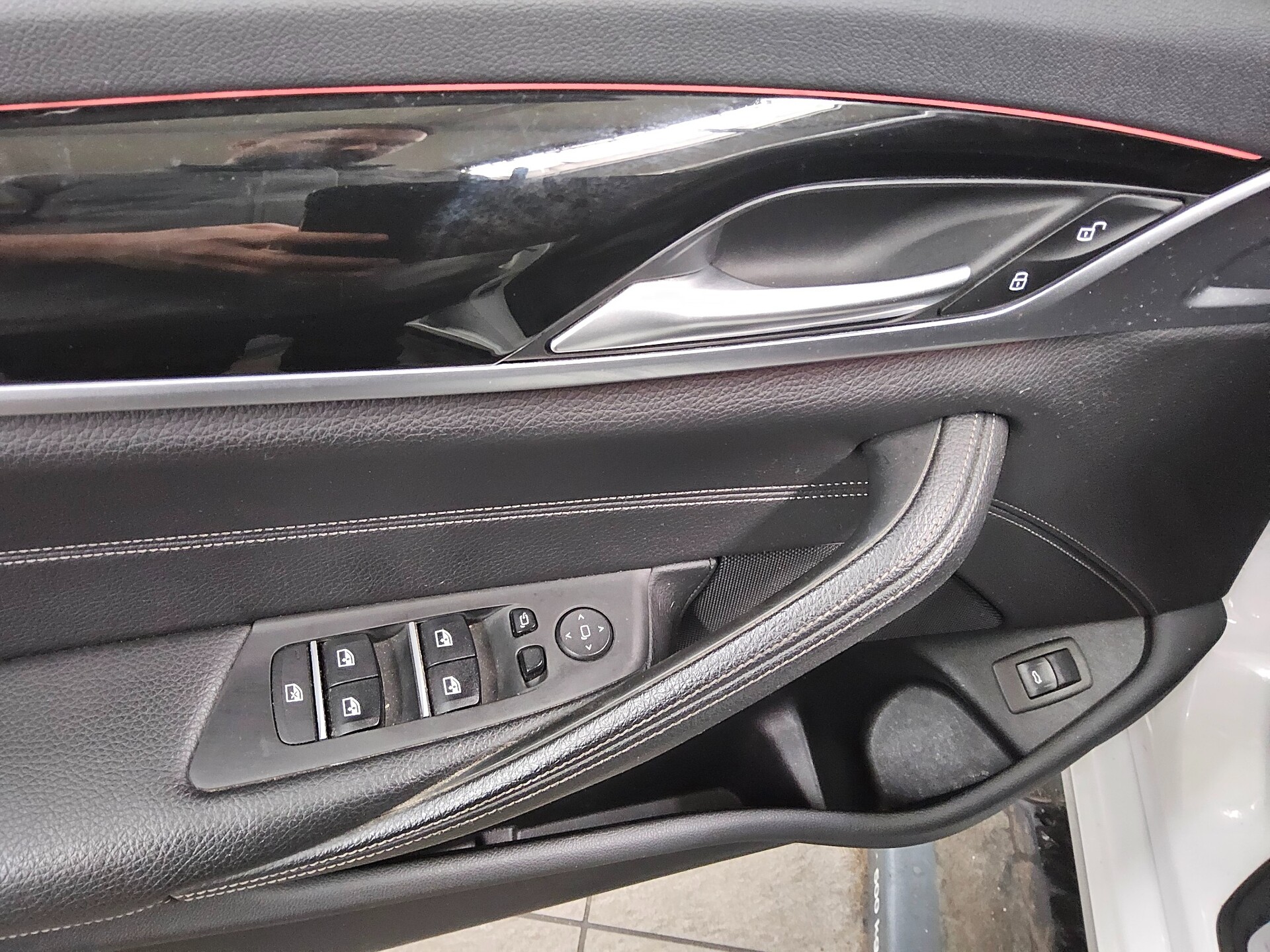 BMW 520dA Touring Sport-Line T-Leder Navi LED LC Pro 10