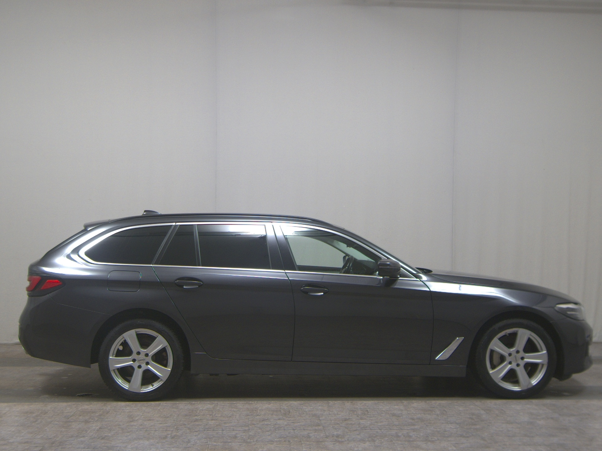 BMW 530e Touring Leder Navi LED LC-Pro AHK ACC Shz