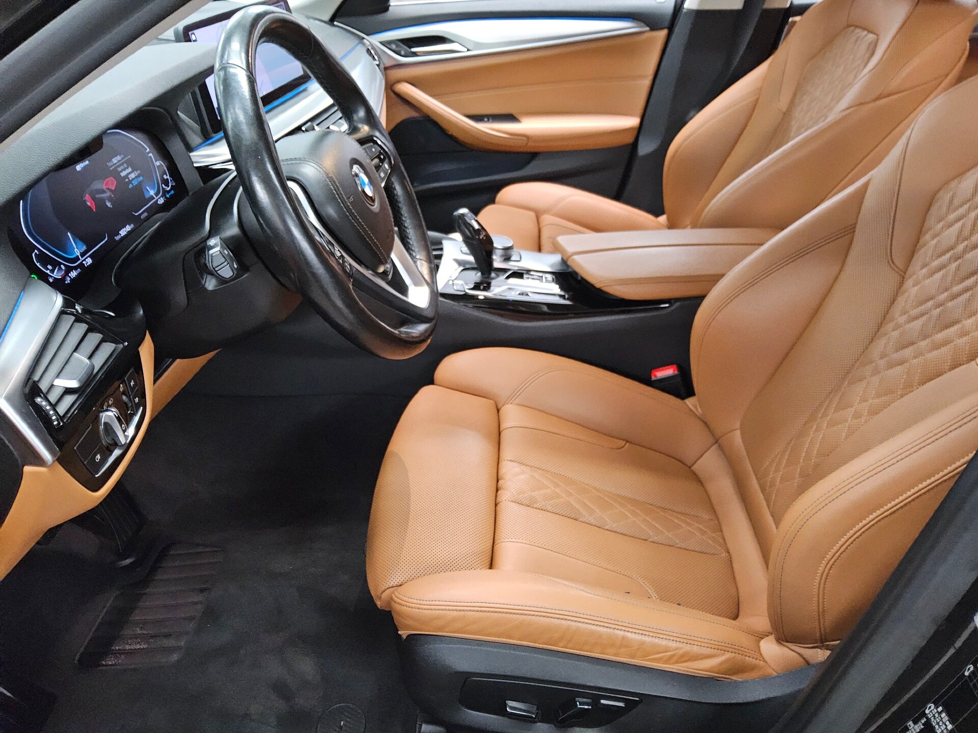 BMW 530e Touring Leder Navi LED LC-Pro AHK ACC Shz 9