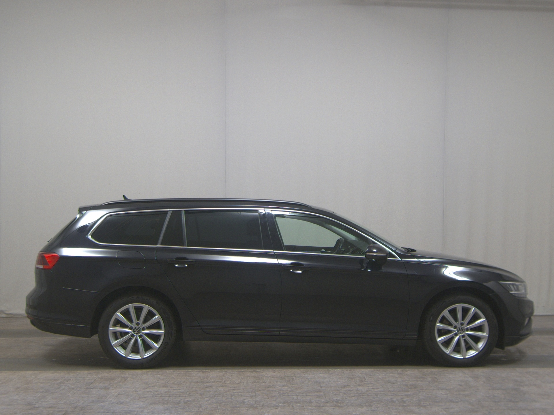 Volkswagen Passat Var. 2.0 TDI Business Navi LED RfK AHK