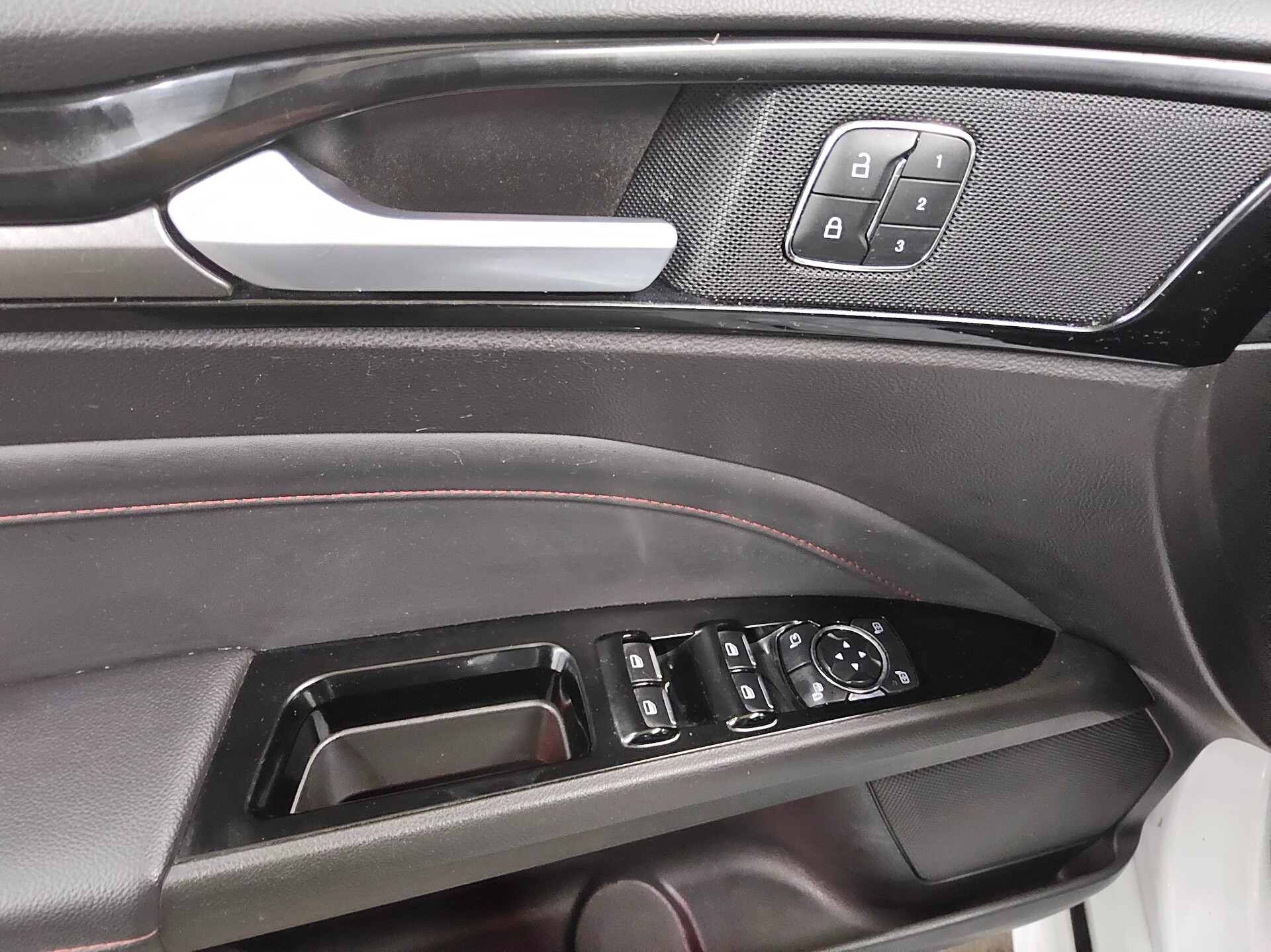 Ford Mondeo Turnier 2.0 EB ST-Line T-Leder Navi LED 9