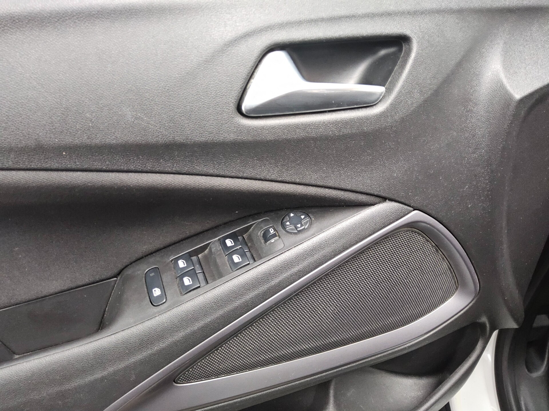 Opel Crossland X 1.2 Selection Shz Klima PDC BT 9