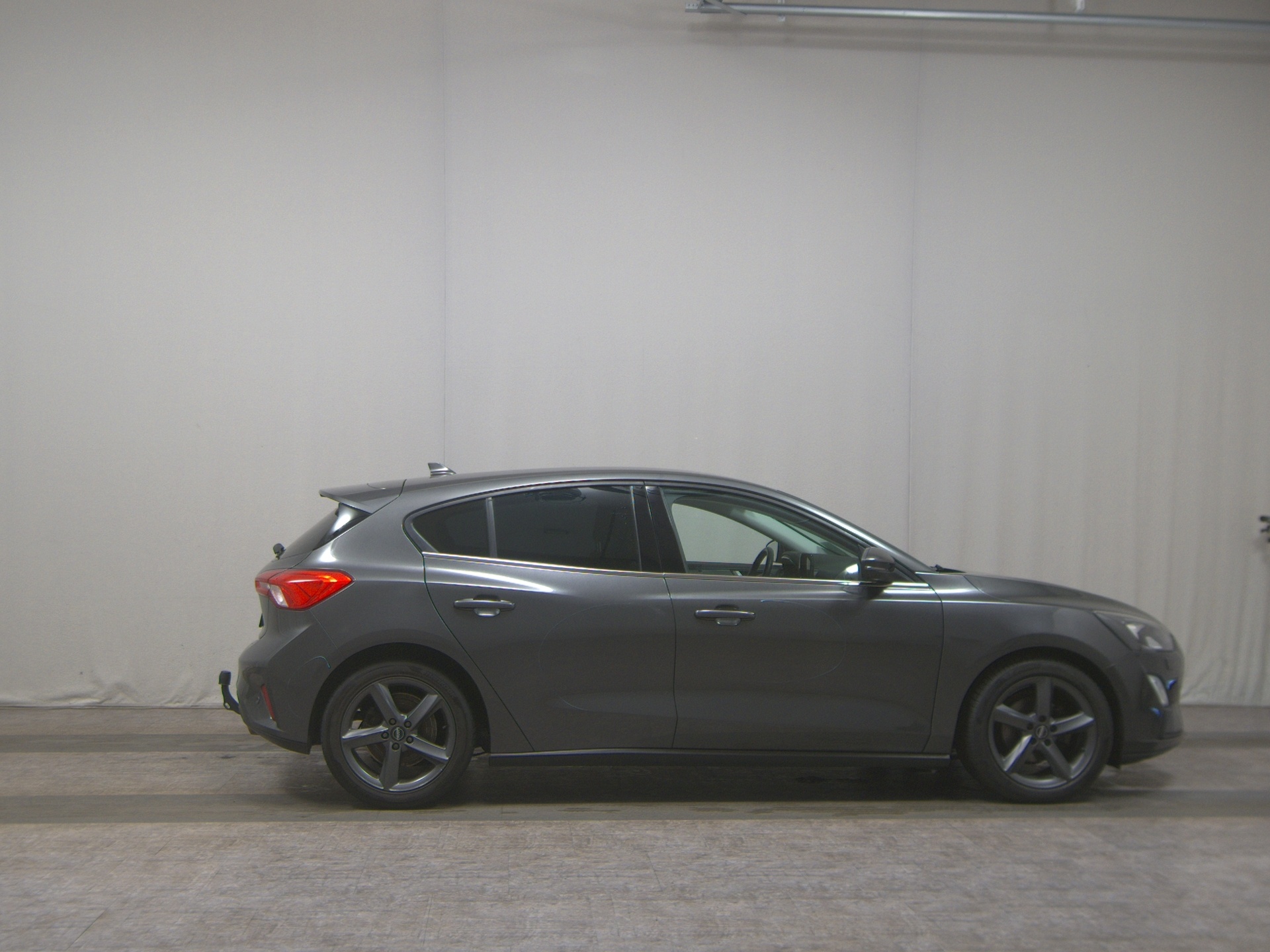 Ford Focus 1.5 EB Titanium Navi LED ACC AHK Shz PDC