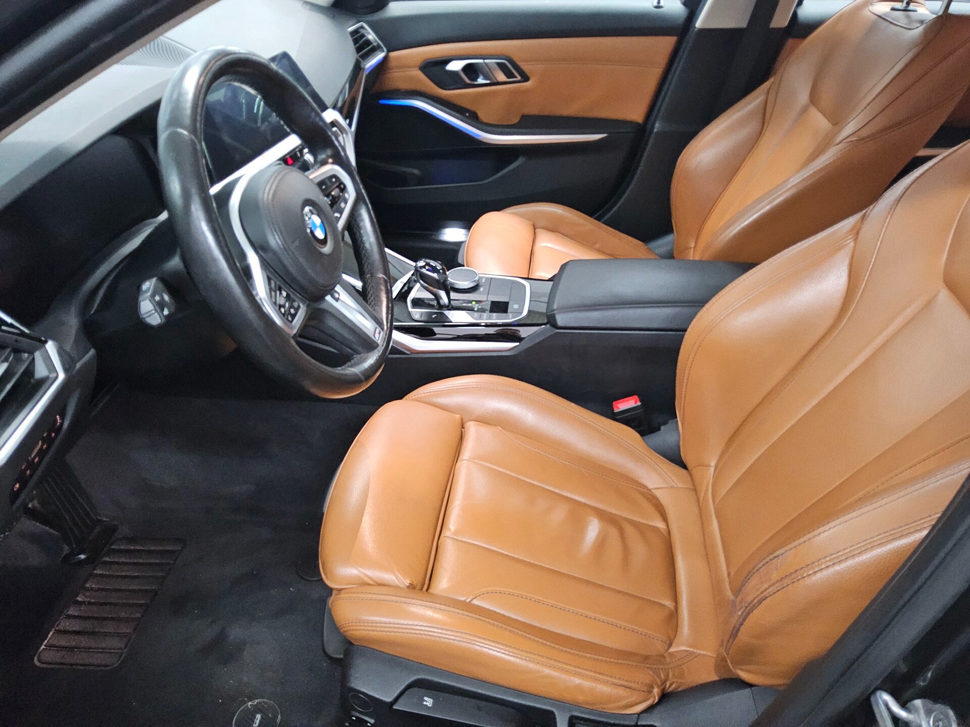 BMW 320dA Touring Sport-Line Leder Navi LED LC AHK 9