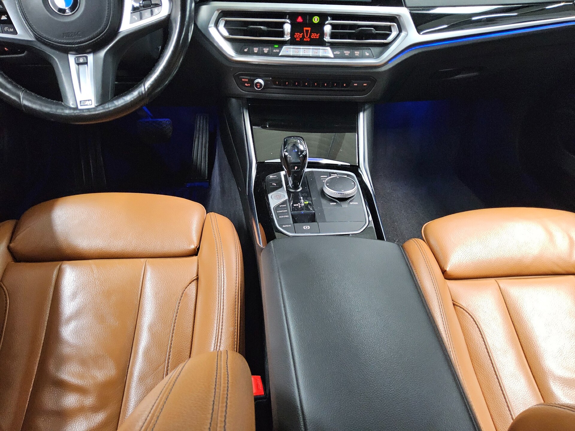 BMW 320dA Touring Sport-Line Leder Navi LED LC AHK 6