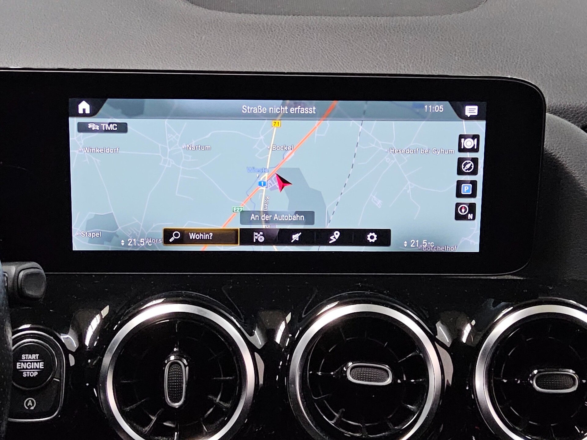 Mercedes-Benz GLA 200 d AMG-Line Navi LED MBUX RfK AHK PDC Shz 7