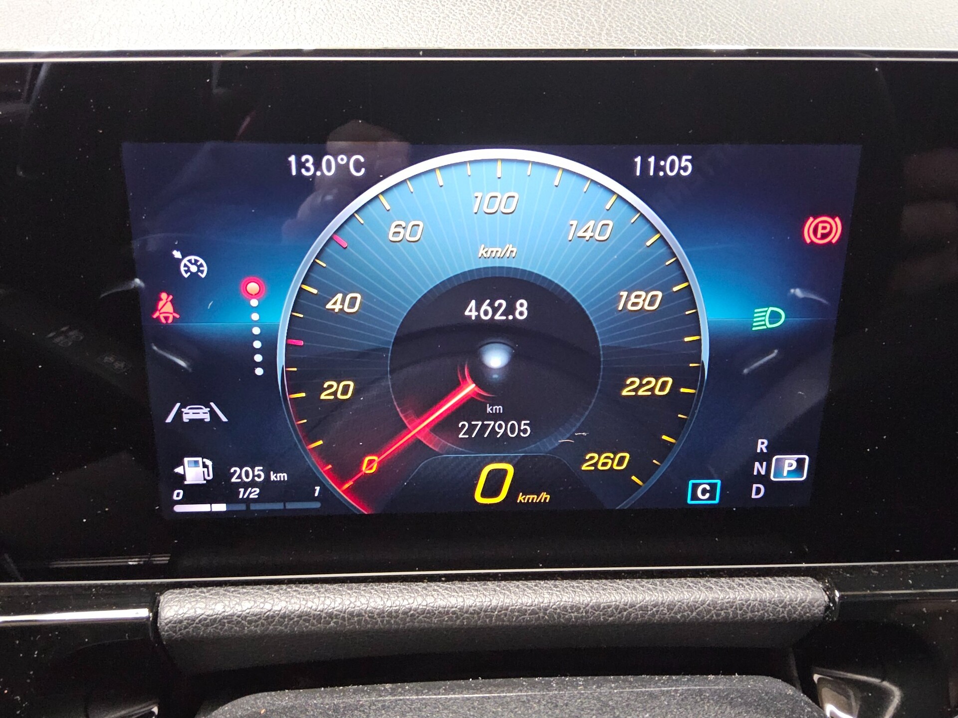 Mercedes-Benz GLA 200 d AMG-Line Navi LED MBUX RfK AHK PDC Shz 8