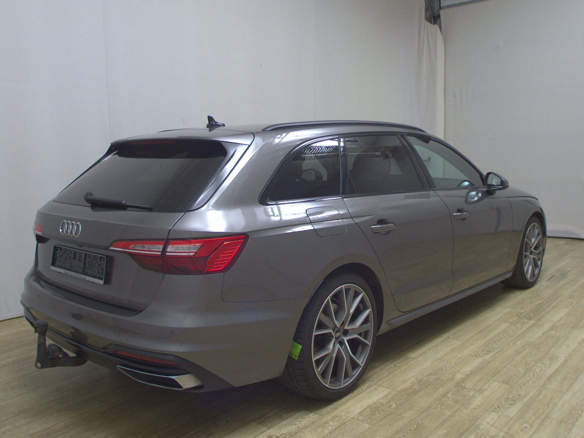 Audi A4 Avant 40 TDI advanced Navi LED B&O StHzg AHK 4