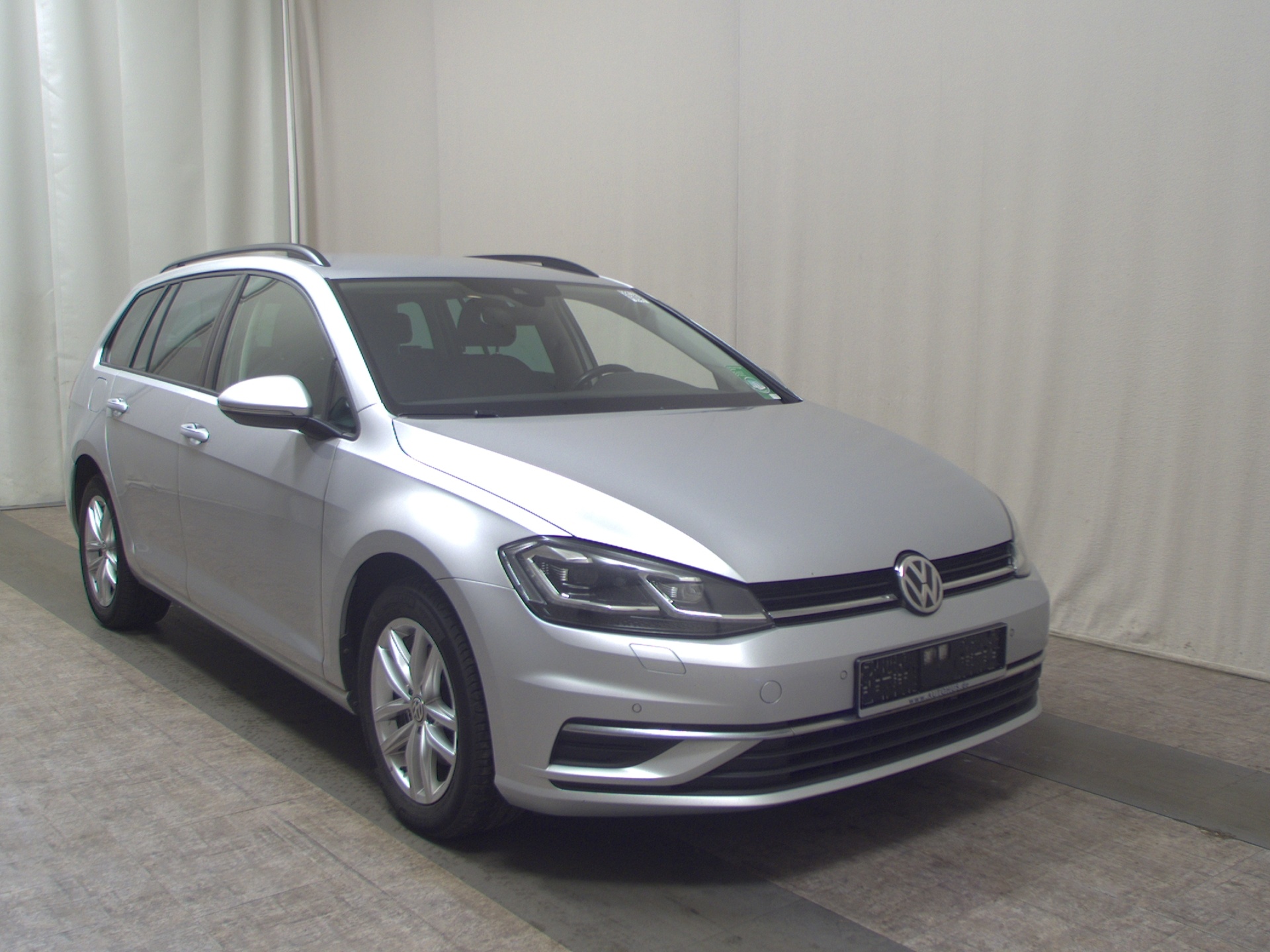 Volkswagen Golf-7 Var. 2.0 TDI Comf. Navi LED AID RFK 3