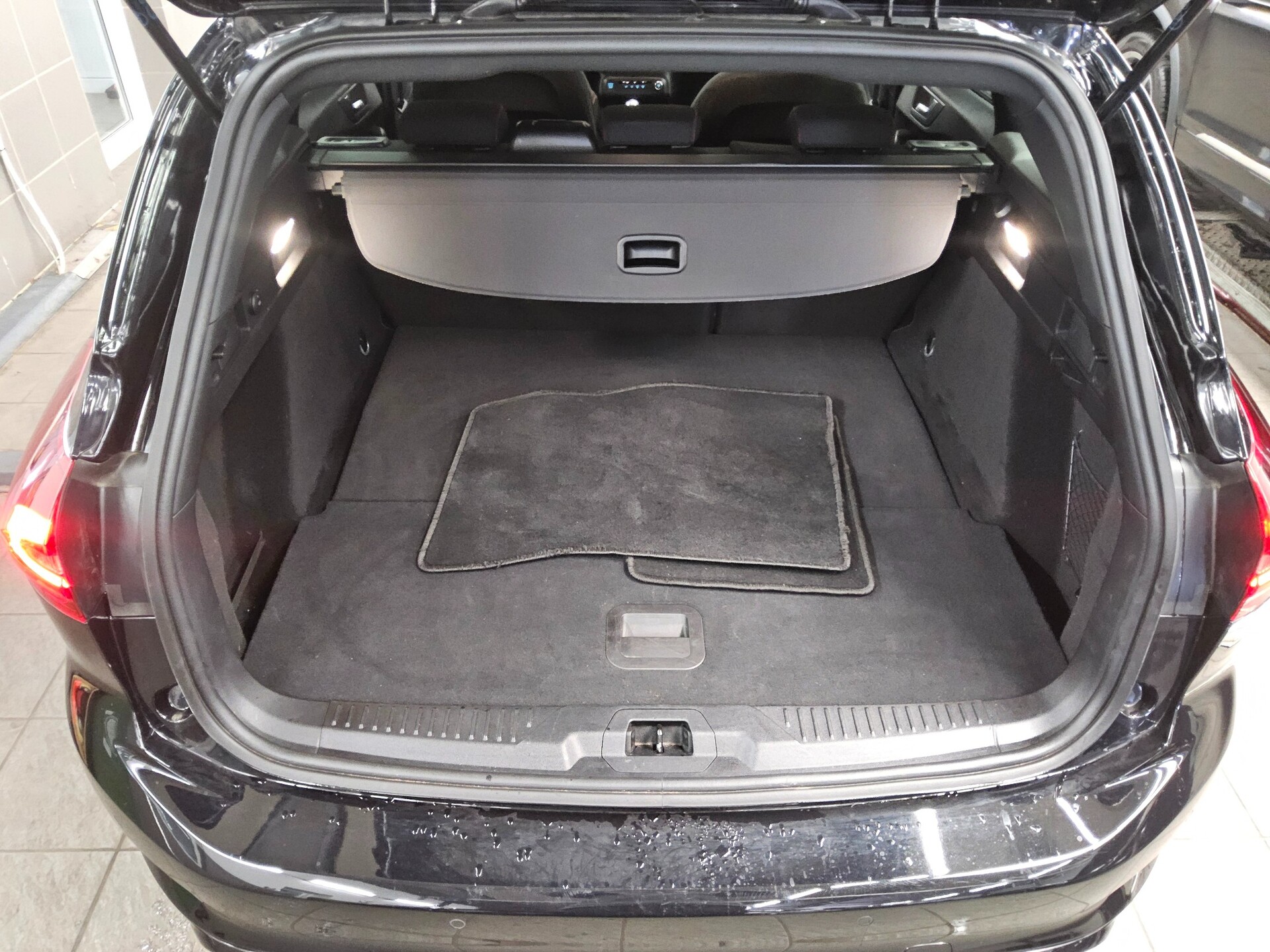 Ford Focus Turnier 1.0 EB ST-Line Navi LED RFK SHZ 12