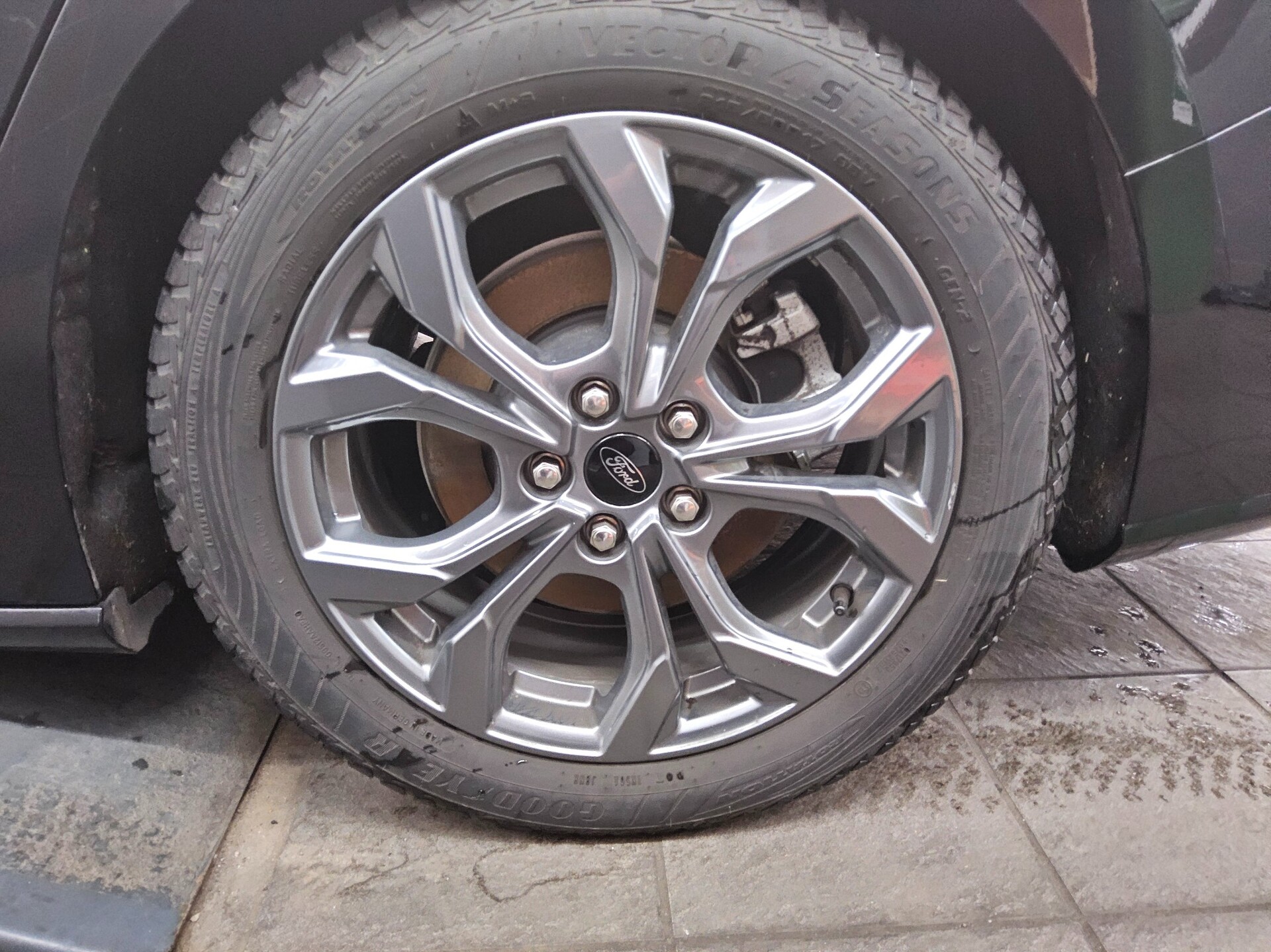 Ford Focus Turnier 1.0 EB ST-Line Navi LED RFK SHZ 10