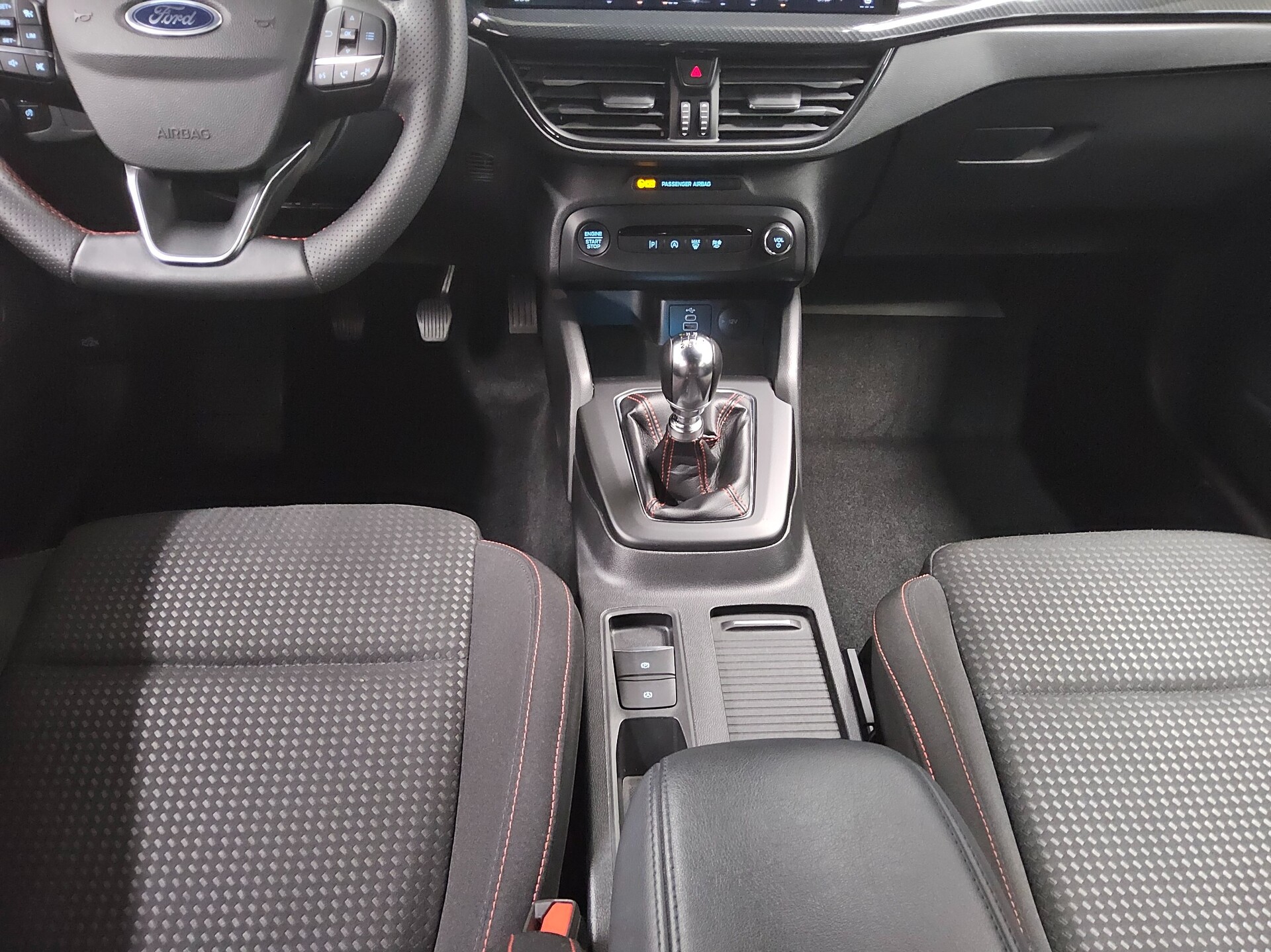 Ford Focus Turnier 1.0 EB ST-Line Navi LED RFK SHZ 6