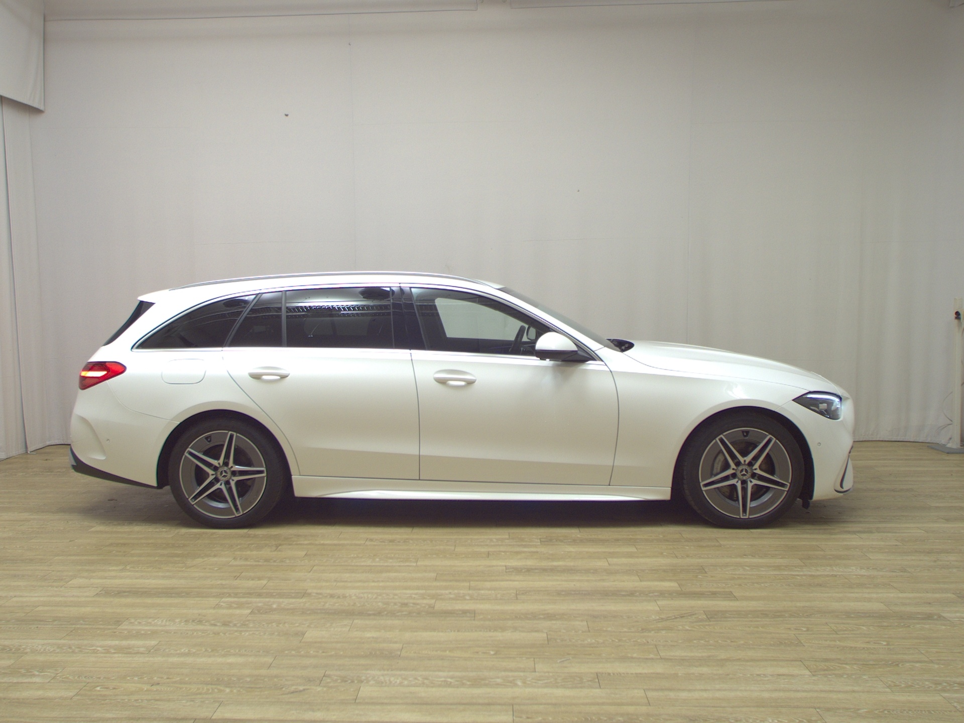 Mercedes-Benz C 220 T d AMG-Line Navi LED MBUX+ RfK Distr.+