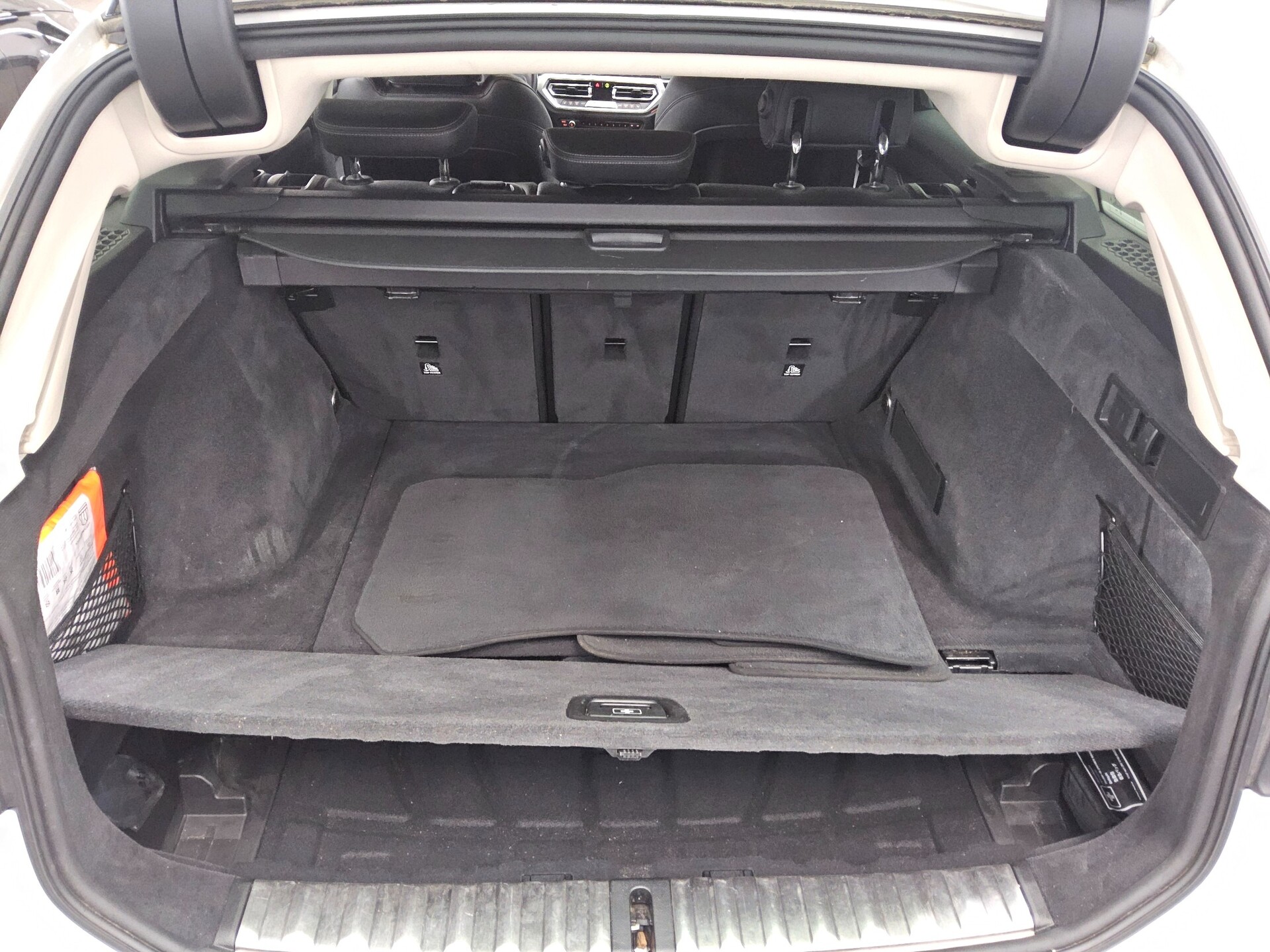 BMW 320dA Touring Sport-Line T-Leder Navi LED HiFi 11