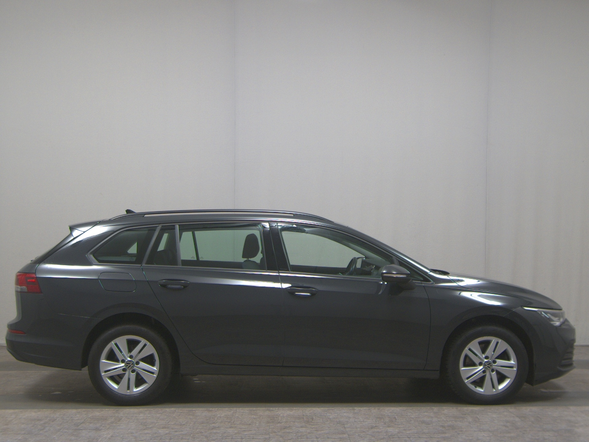 Volkswagen Golf-8 Var. 2.0 TDI Life LED AID ACC PDC