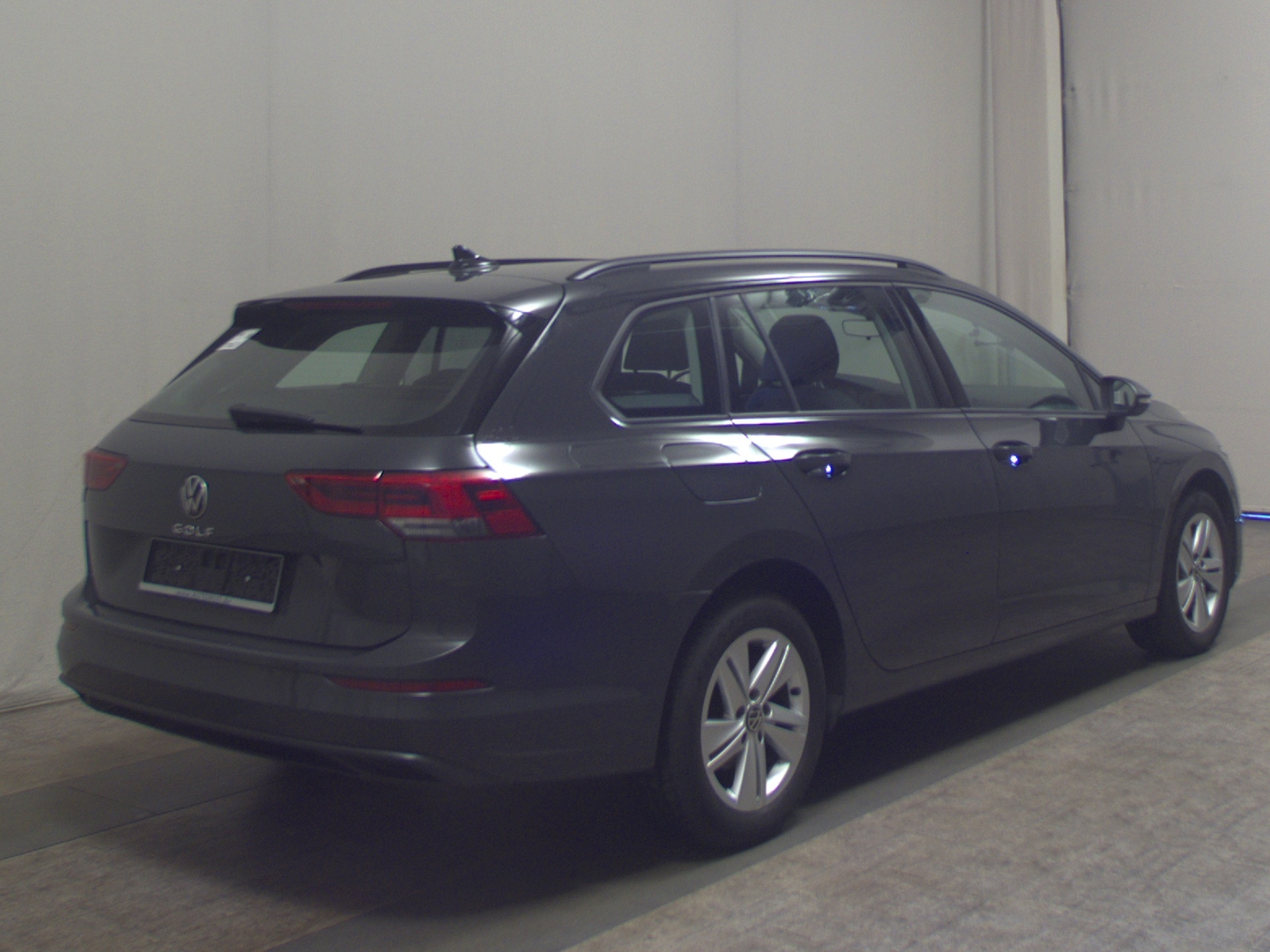 Volkswagen Golf-8 Var. 2.0 TDI Life LED AID ACC PDC 4