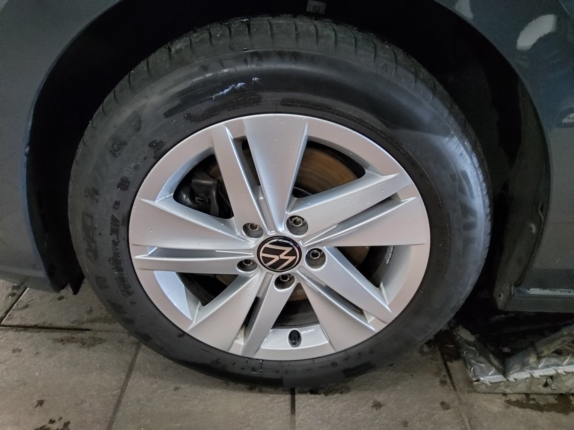 Volkswagen Golf-8 Var. 2.0 TDI Life LED AID ACC PDC 11