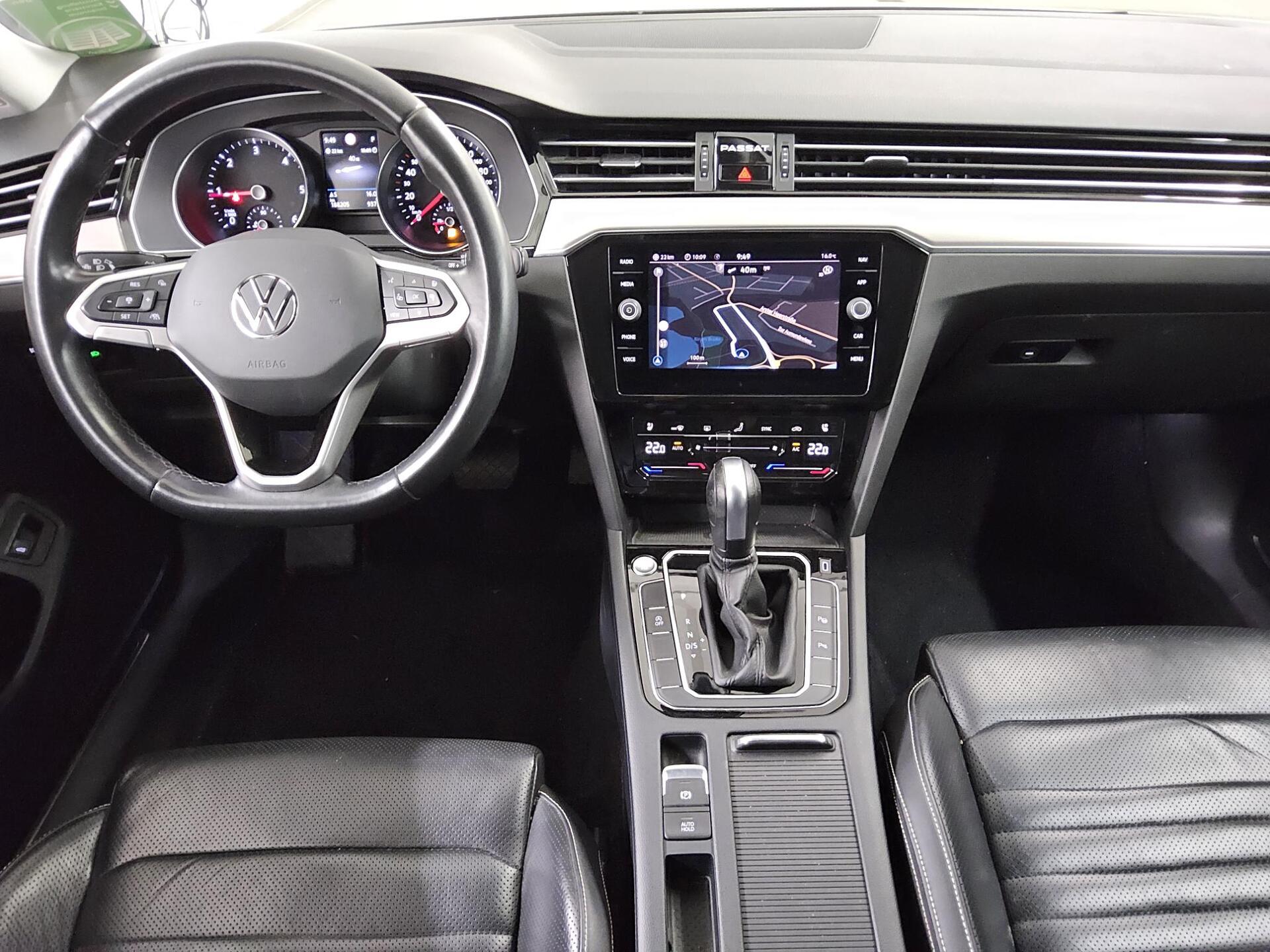 Volkswagen Passat Var. 2.0 TDI Elegance Leder Navi IQ.Light 5