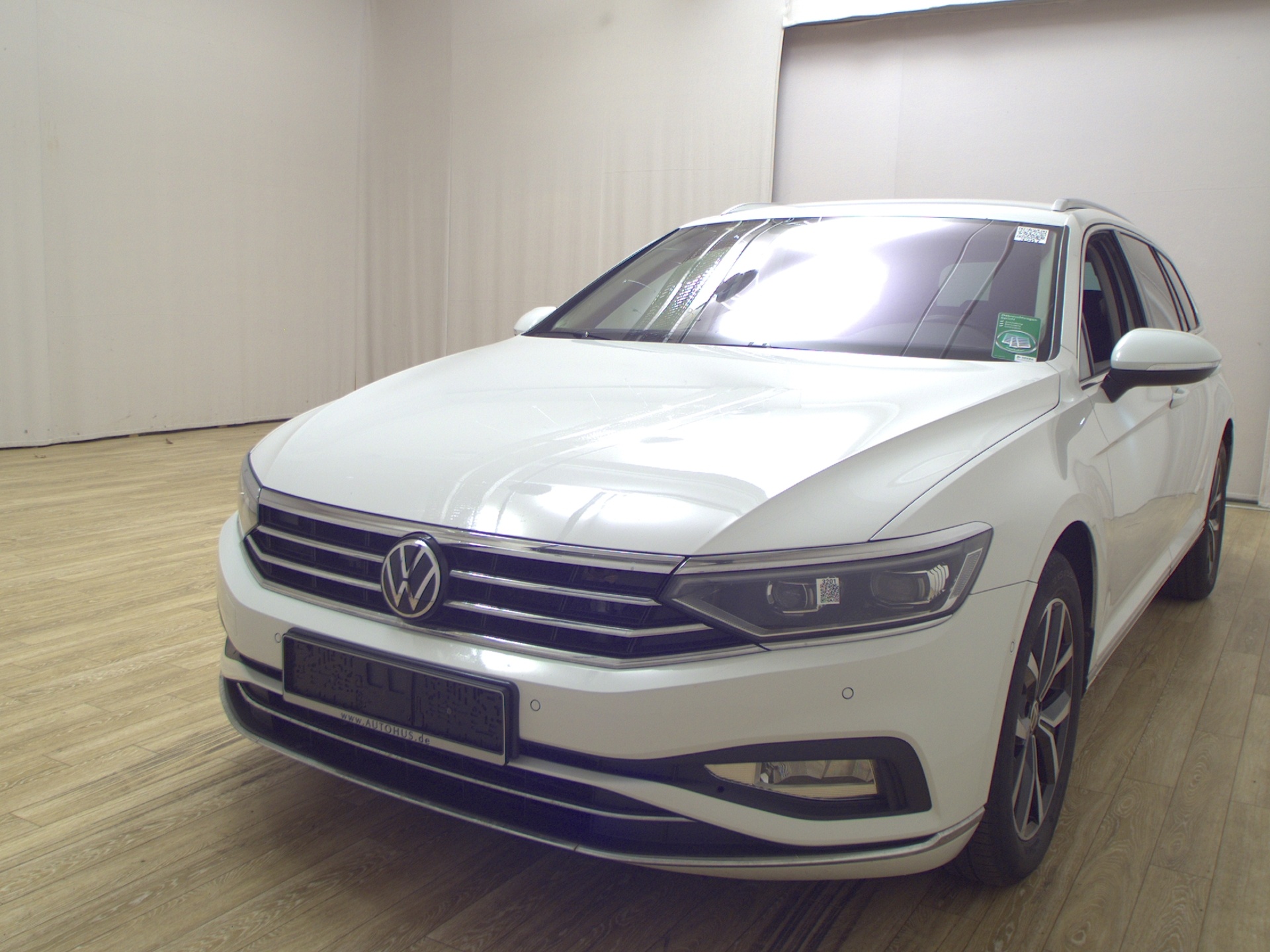 Volkswagen Passat Var. 2.0 TDI Elegance Leder Navi IQ.Light 2