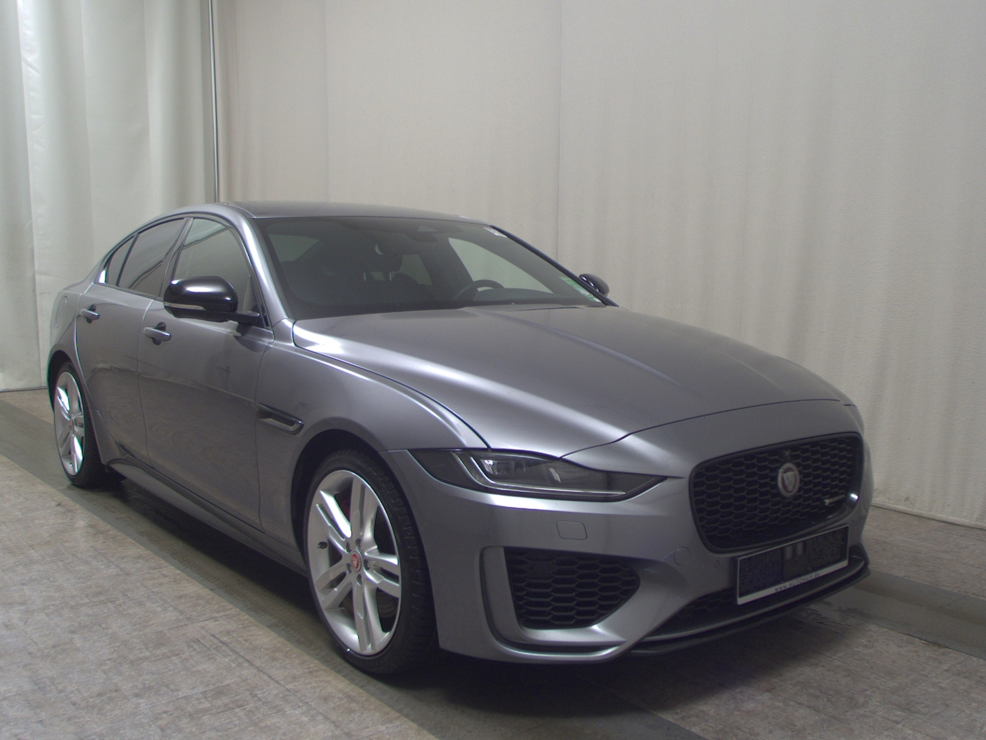 Jaguar XE R-Dynamic Black Navi LED 360°- Kamera 3