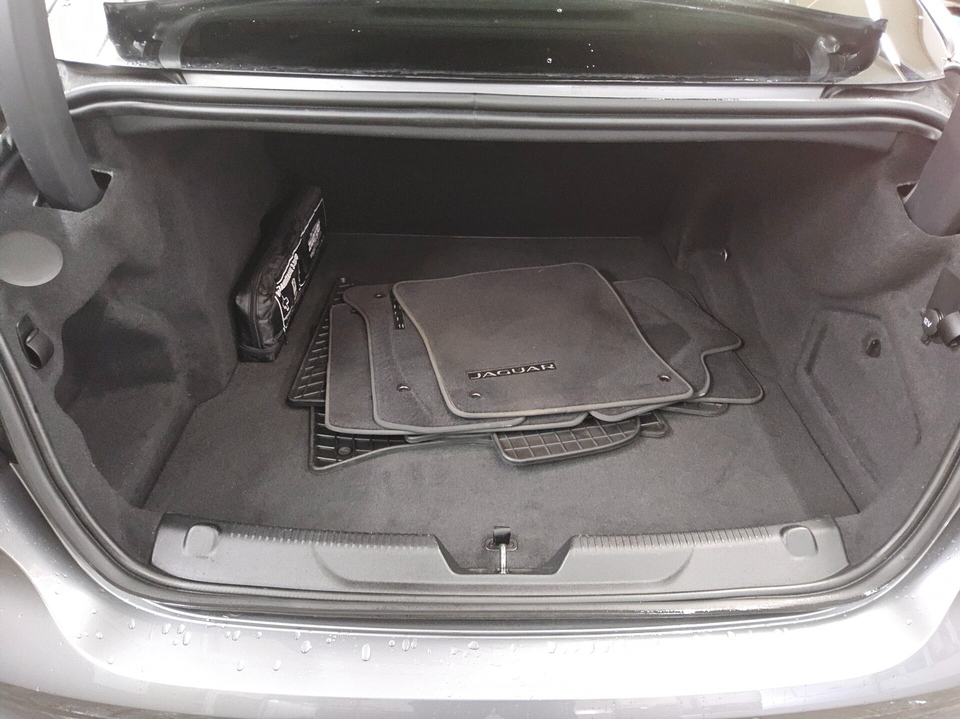 Jaguar XE R-Dynamic Black Navi LED 360°- Kamera 12