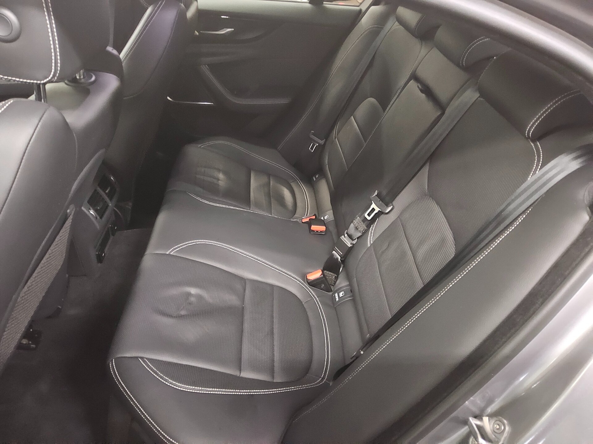 Jaguar XE R-Dynamic Black Navi LED 360°- Kamera 11