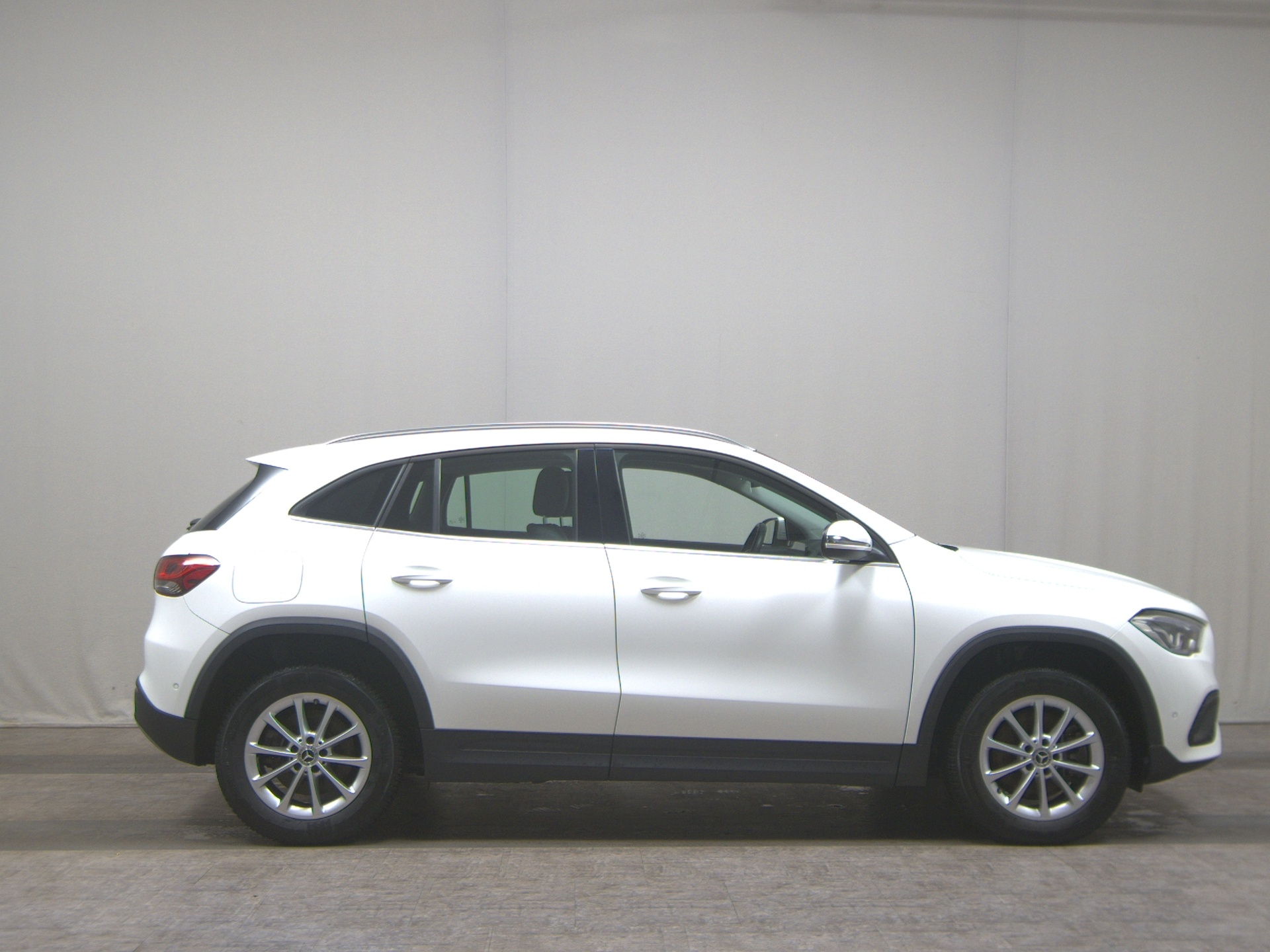 Mercedes-Benz GLA 250 e Style T-Leder Navi LED RfK Distronic+