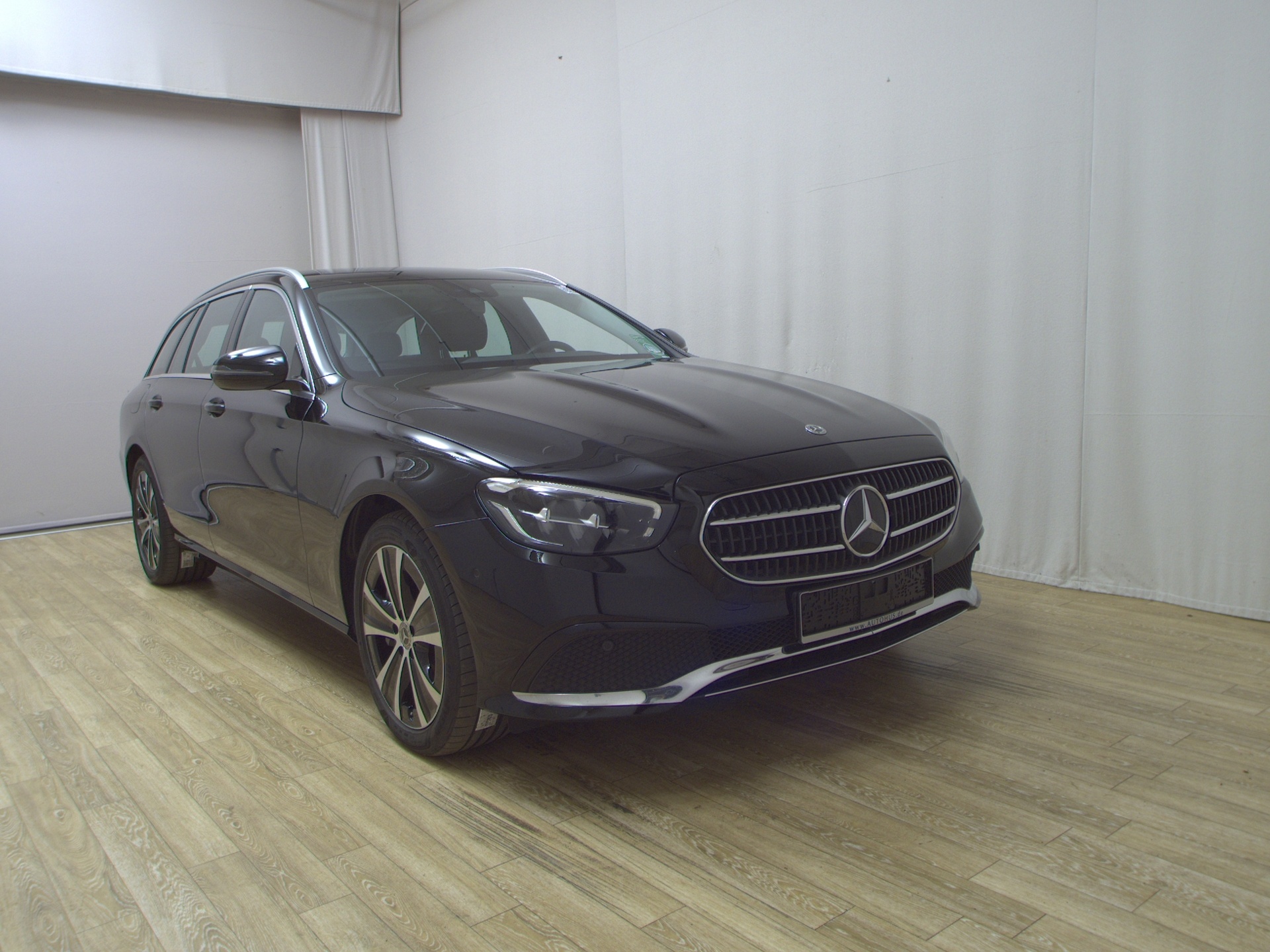 Mercedes-Benz E 300 T de Avantgarde Navi Widescreen LED RFK 3