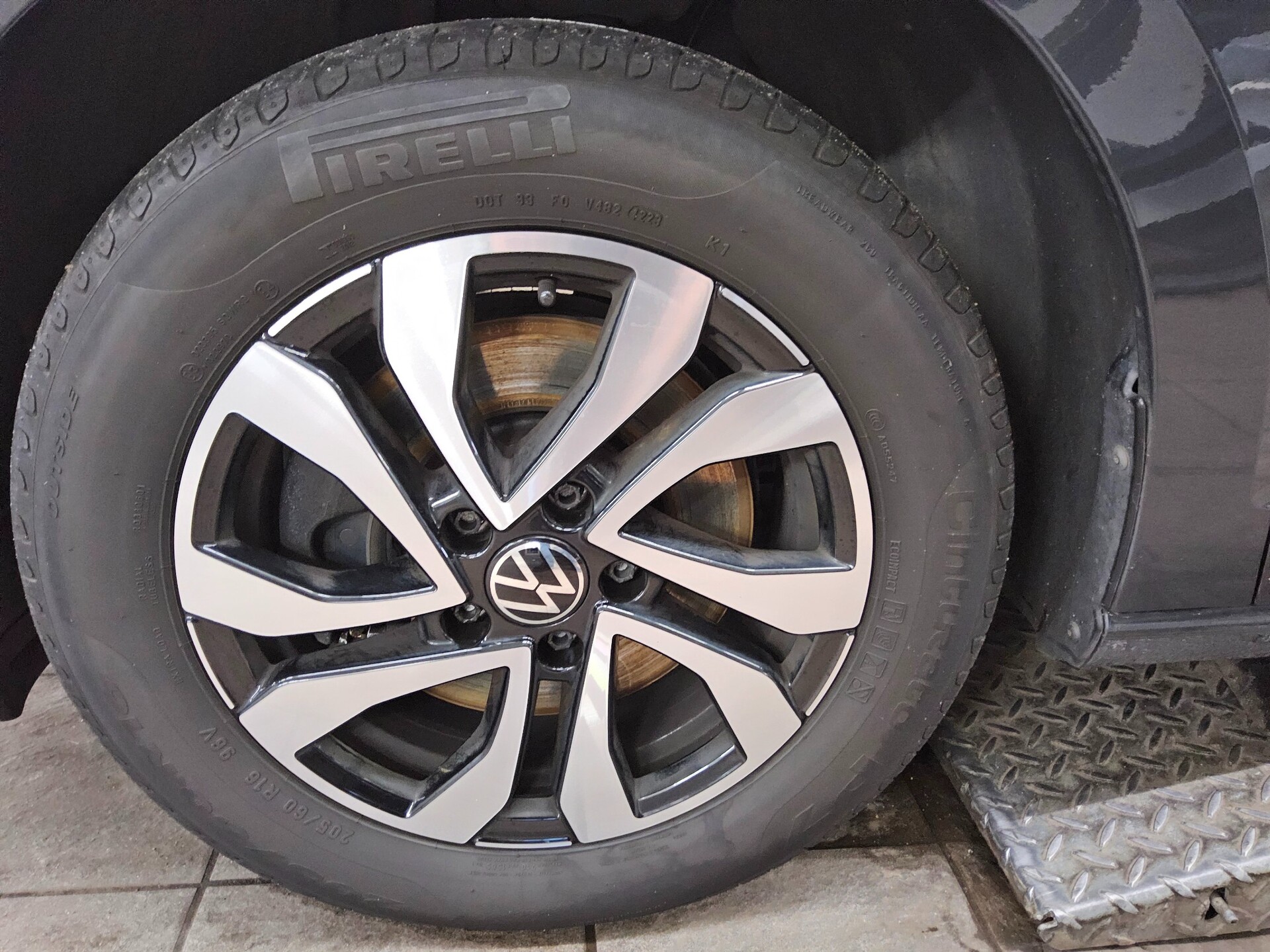 Volkswagen Touran 2.0 TDI Comf. Navi LED+ AID ACC AHK PDC 11