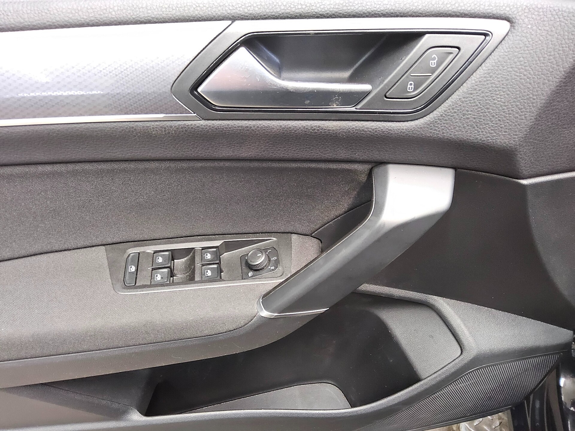 Volkswagen Touran 2.0 TDI Comf. Navi LED+ AID ACC AHK PDC 10