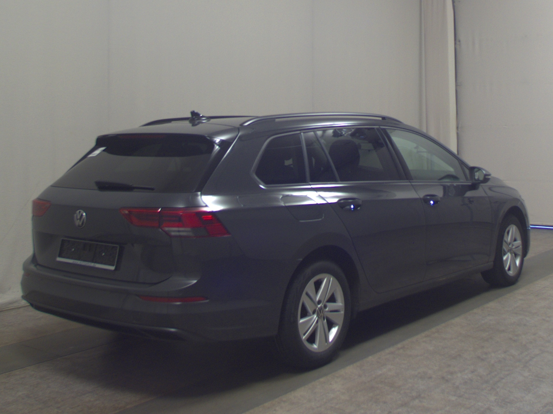 Volkswagen Golf-8 Var. 2.0 TDI Life Navi LED DC RFK ACC 4