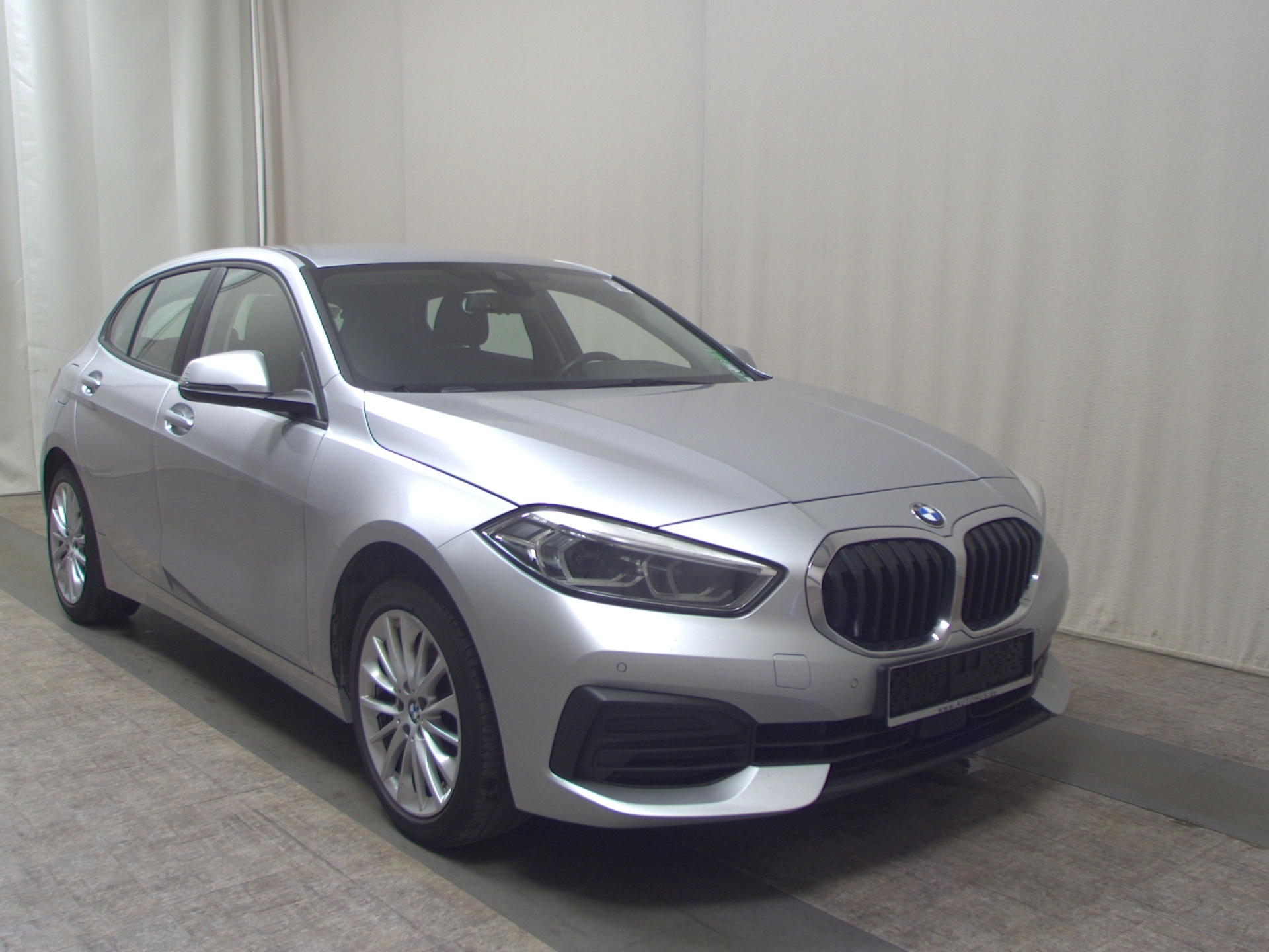 BMW 118dA Advantage Navi LED LC-Pro HuD AHK ACC 3