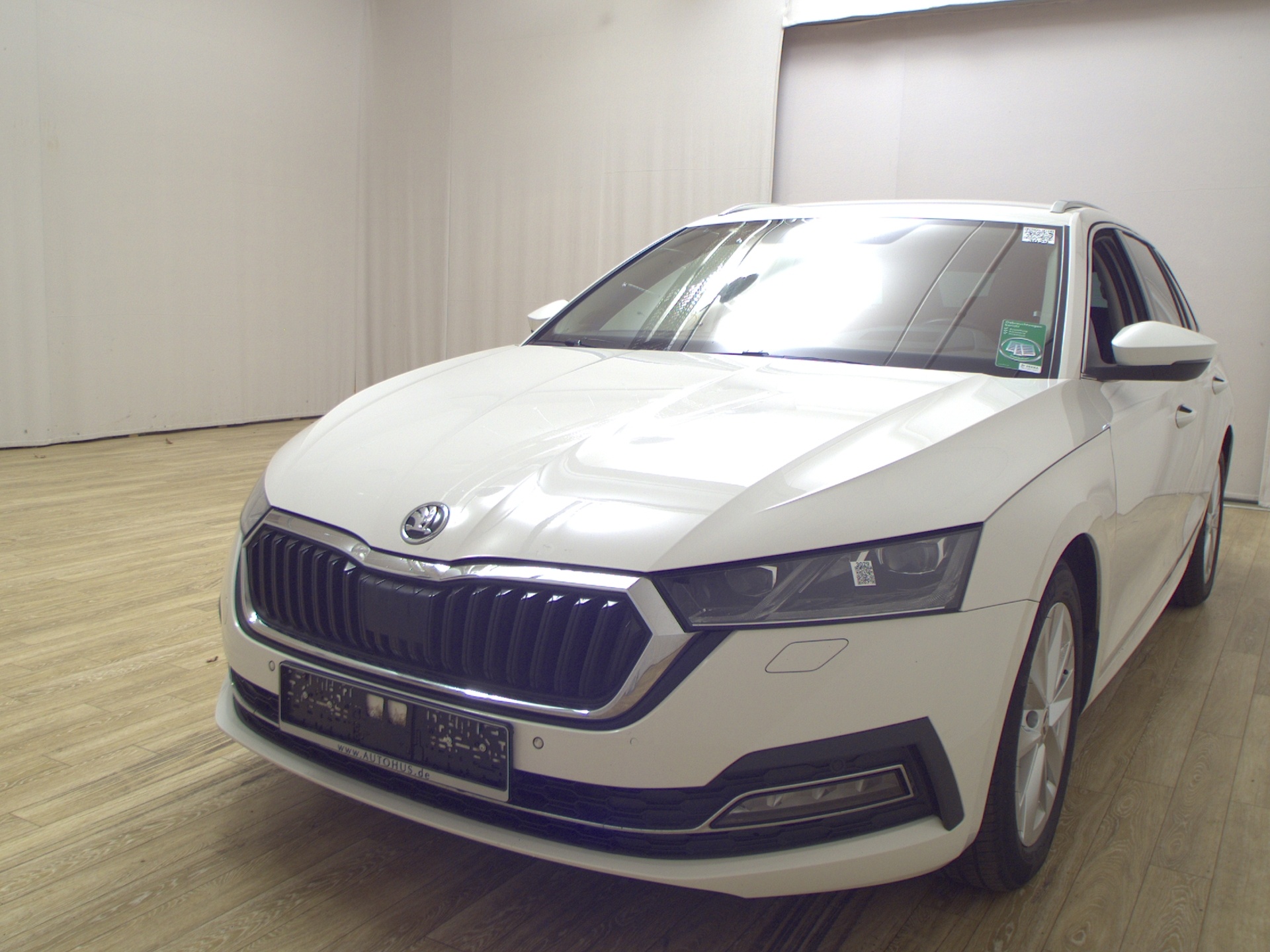 Skoda Octavia Kombi 2.0 TDI First Ed. DCC Navi HuD AID 2