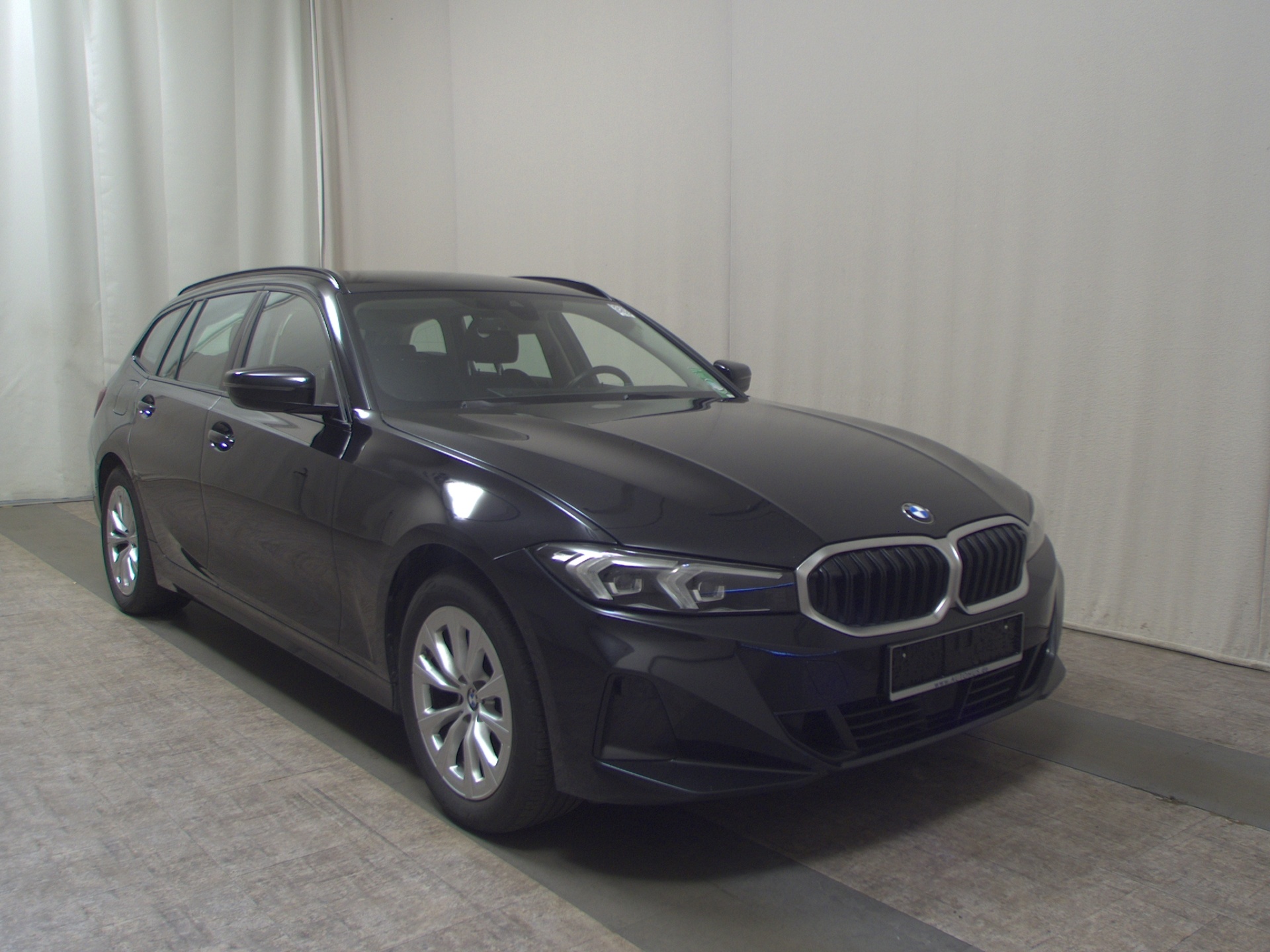 BMW 320dA Touring xDr T-Leder Navi LED Curved HuD 3