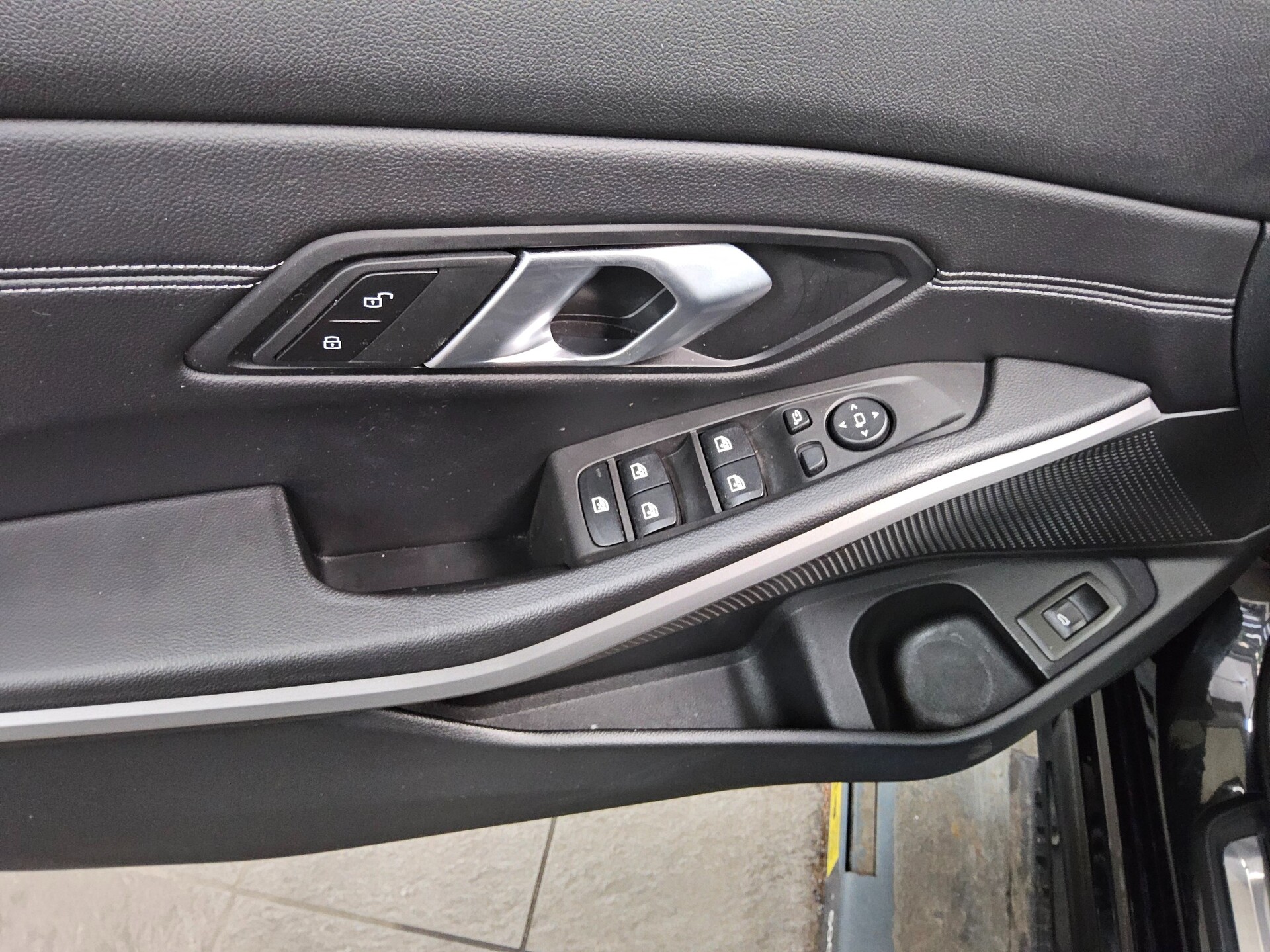 BMW 320dA Touring xDr T-Leder Navi LED Curved HuD 10